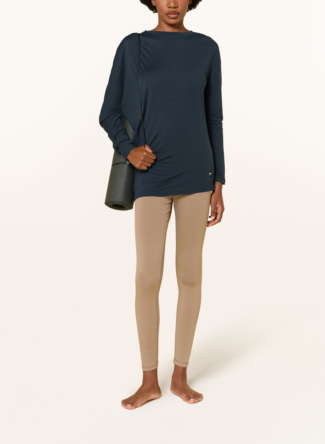 super.natural YOGA LOOSE Functional shirt with Merino Wool: DARK BLUE