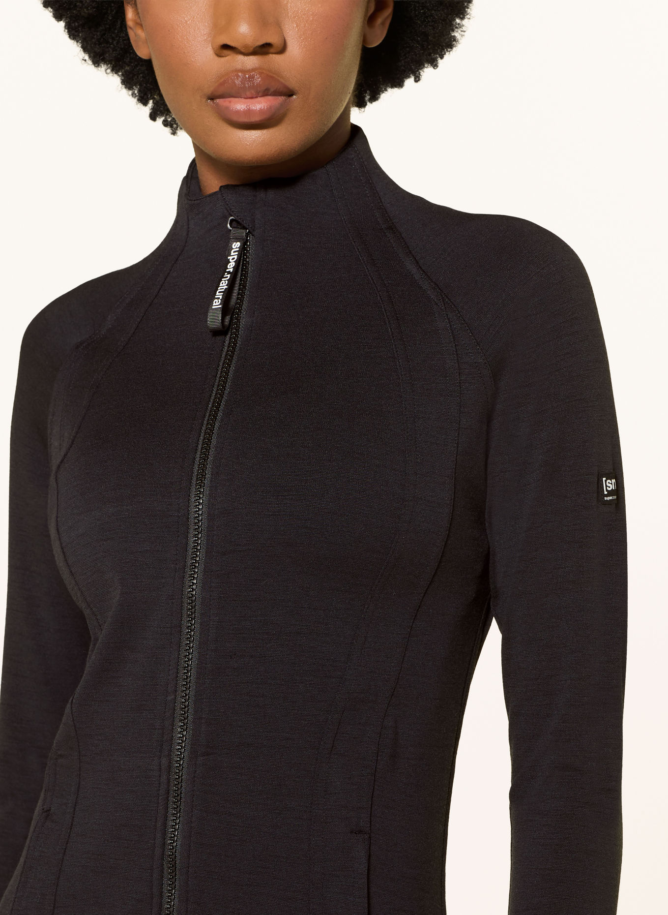 super.natural Bunda Midlayer MOVEMENT s merino vlnou: ČERNÁ