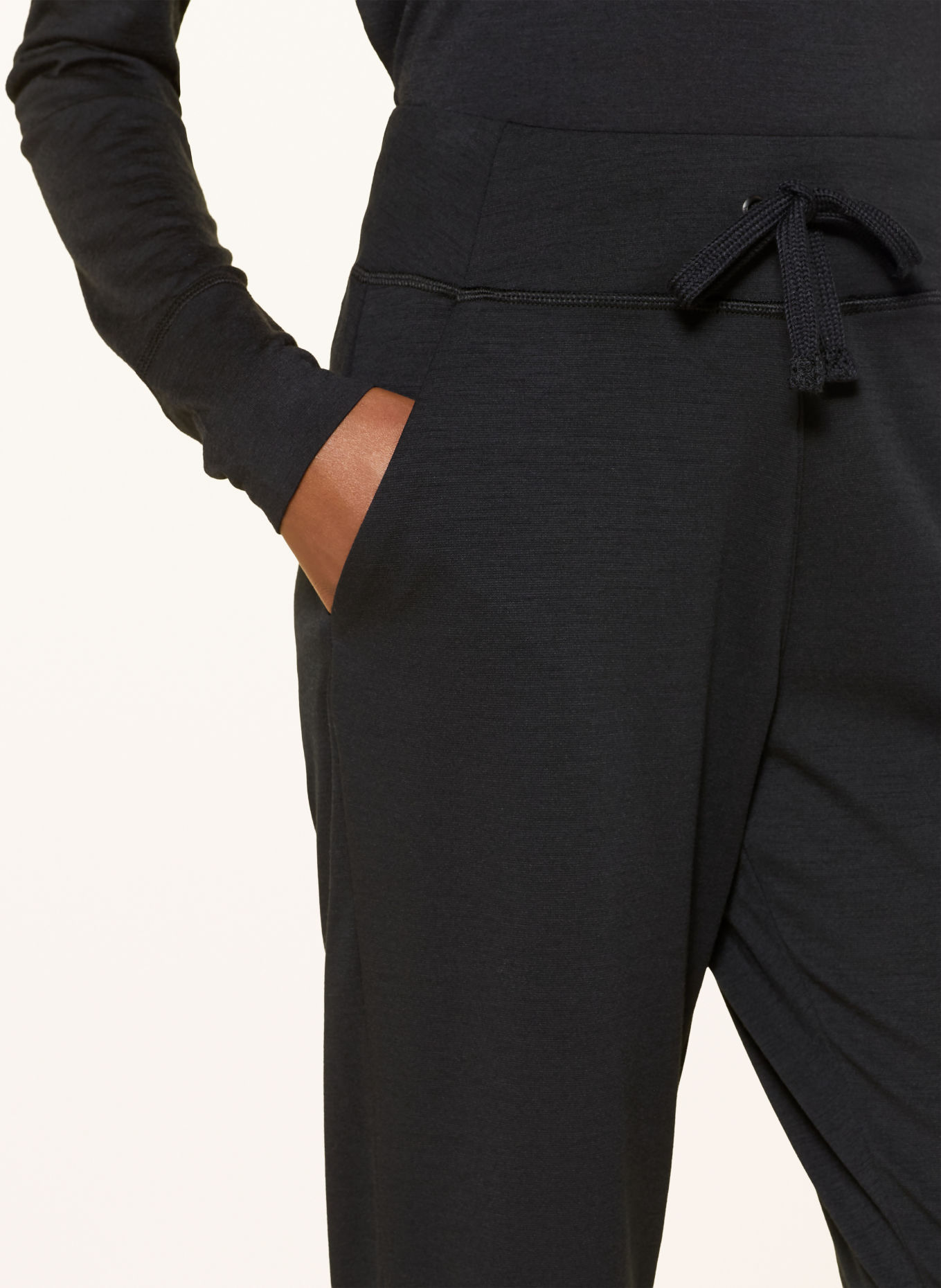 super.natural Pantalon en molleton YOBO: NOIR