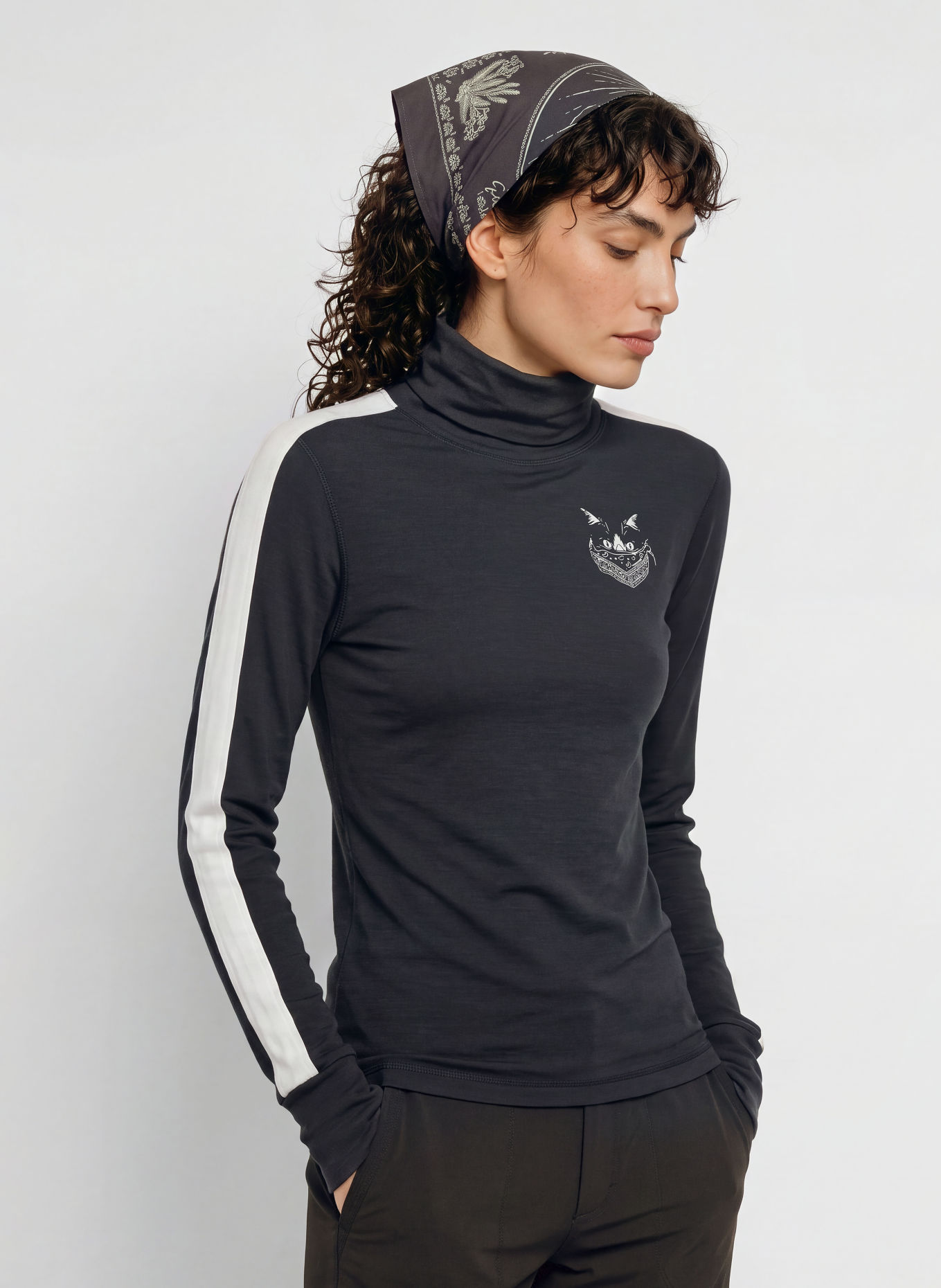 super.natural BANDITO CAT functional shirt with merino wool: BLACK / WHITE