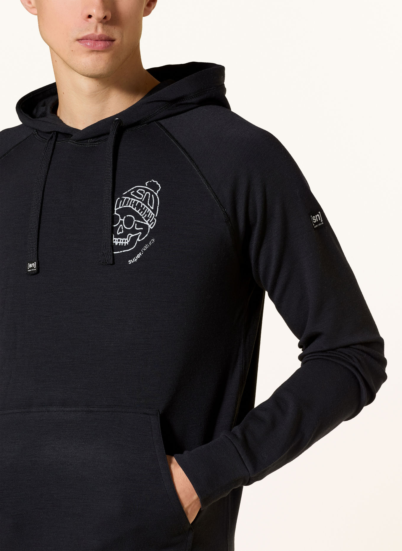 super.natural Funkcyjna bluza z kapturem FROSTY z wełną merynosową: CZARNY