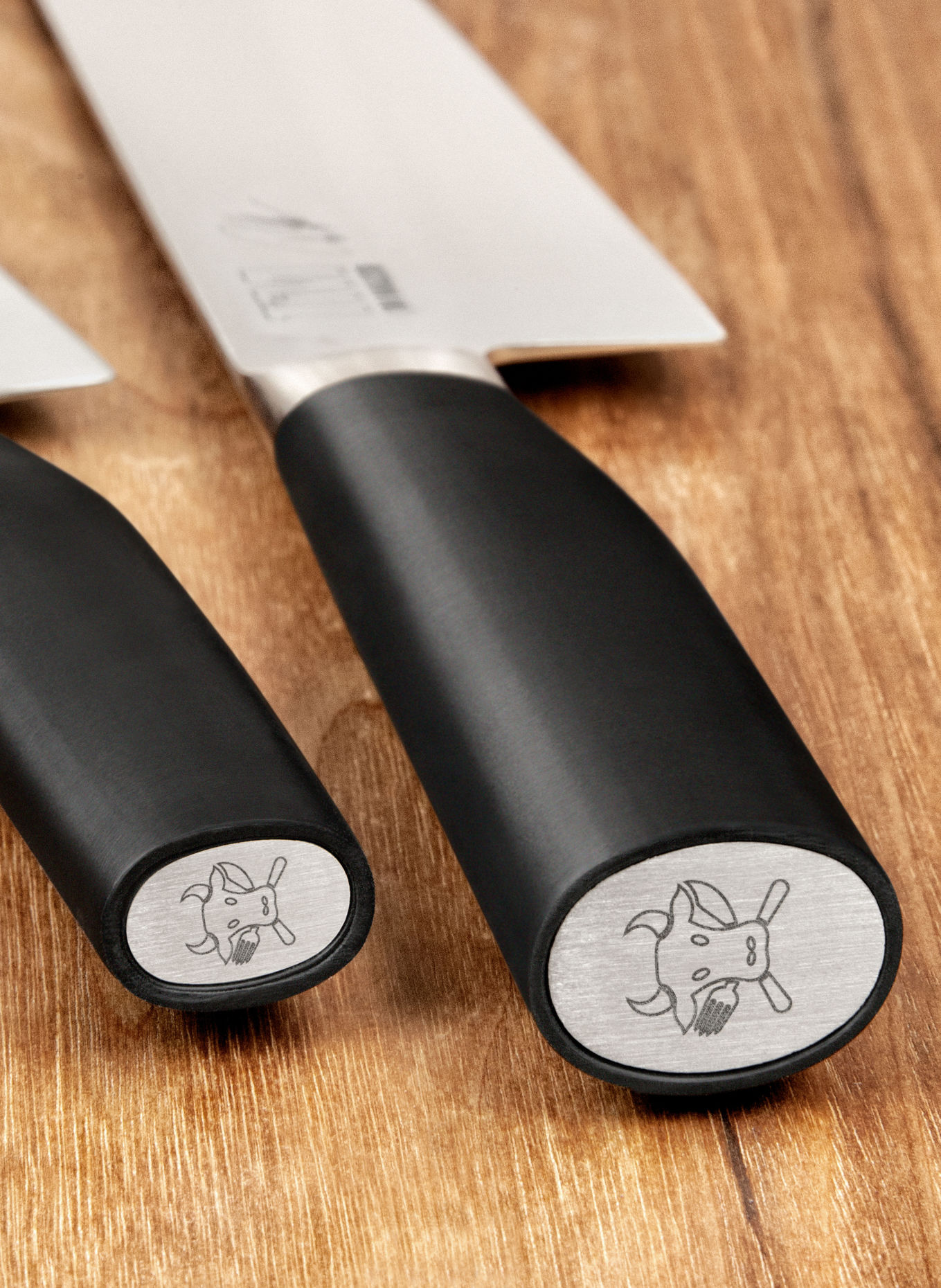 KAI Nóż Santoku TIM MÄLZER KAMAGATA: CZARNY / SREBRNY