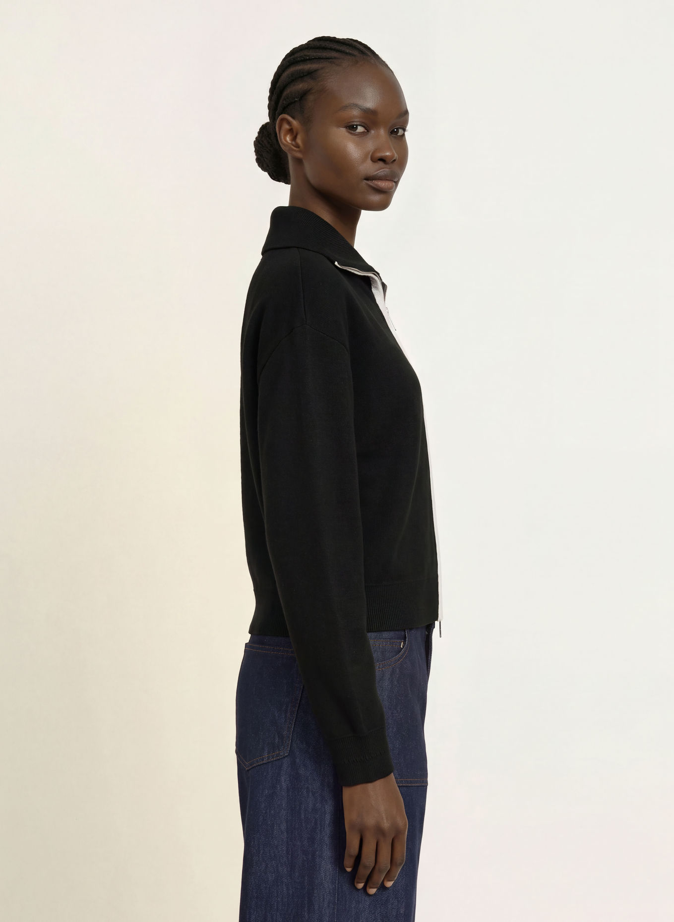 CLAUDIE PIERLOT Strickjacke: SCHWARZ / WEISS