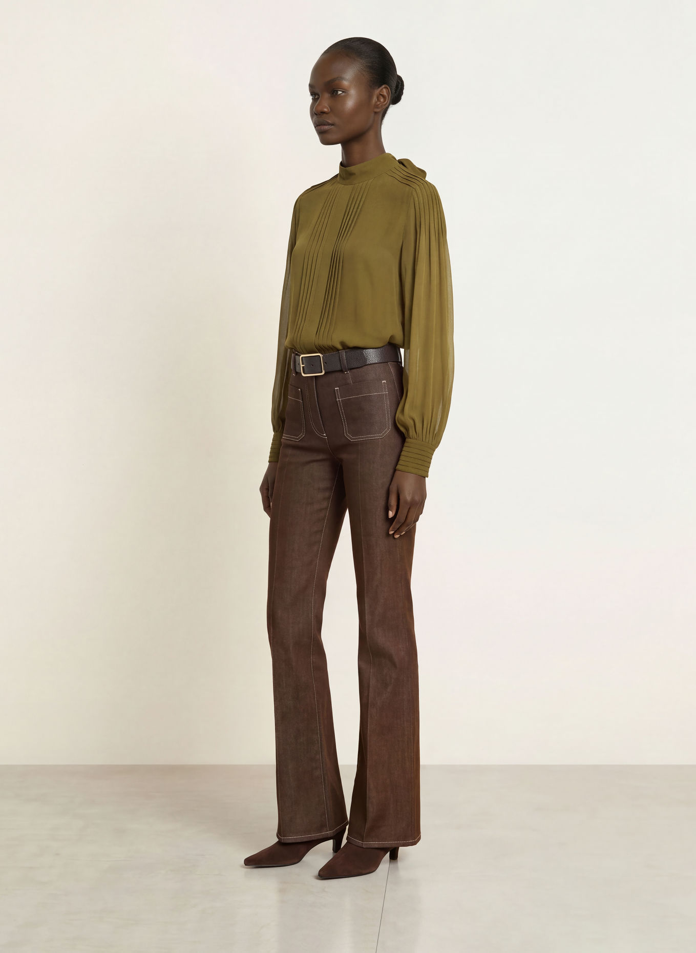 REISS Blusenshirt OTTILIE mit Plissees: OLIV