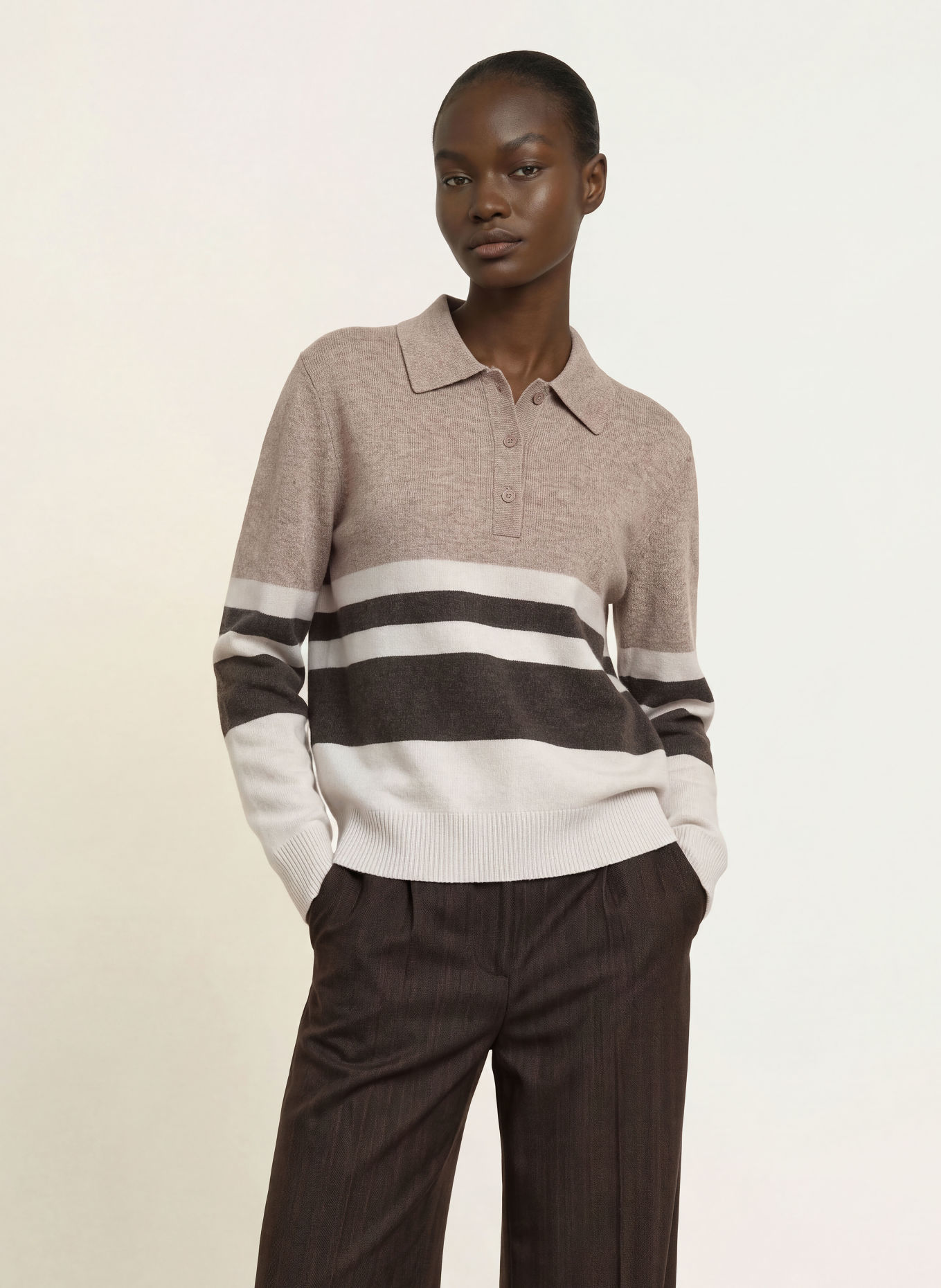 REISS Gebreid poloshirt BRONTE: LICHTBRUIN / MARRON FONCÉ / WIT