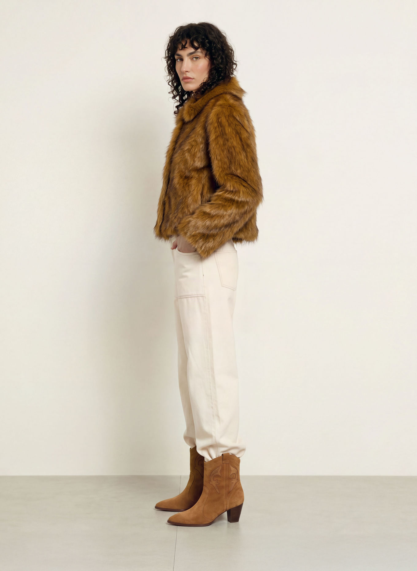 ba&sh Kunstfell-Jacke LENDY: COGNAC / DUNKELBRAUN / BEIGE
