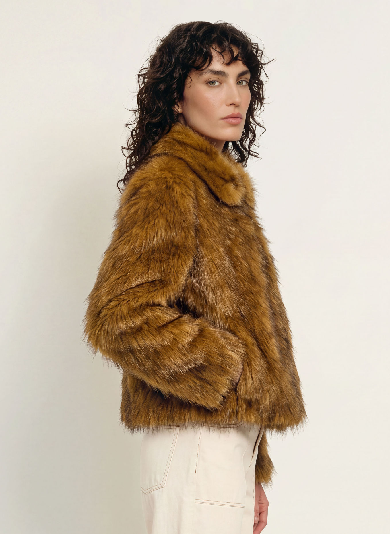 ba&sh Kunstfell-Jacke LENDY: COGNAC / DUNKELBRAUN / BEIGE