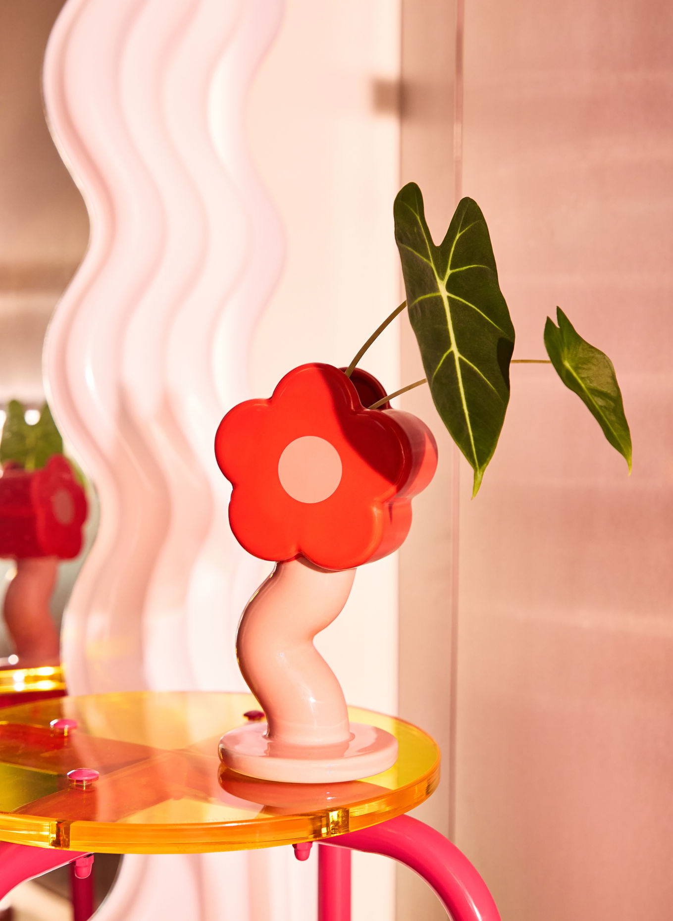 fluid MARKET Vase CURVE FLOWER: ROT / ROSÉ