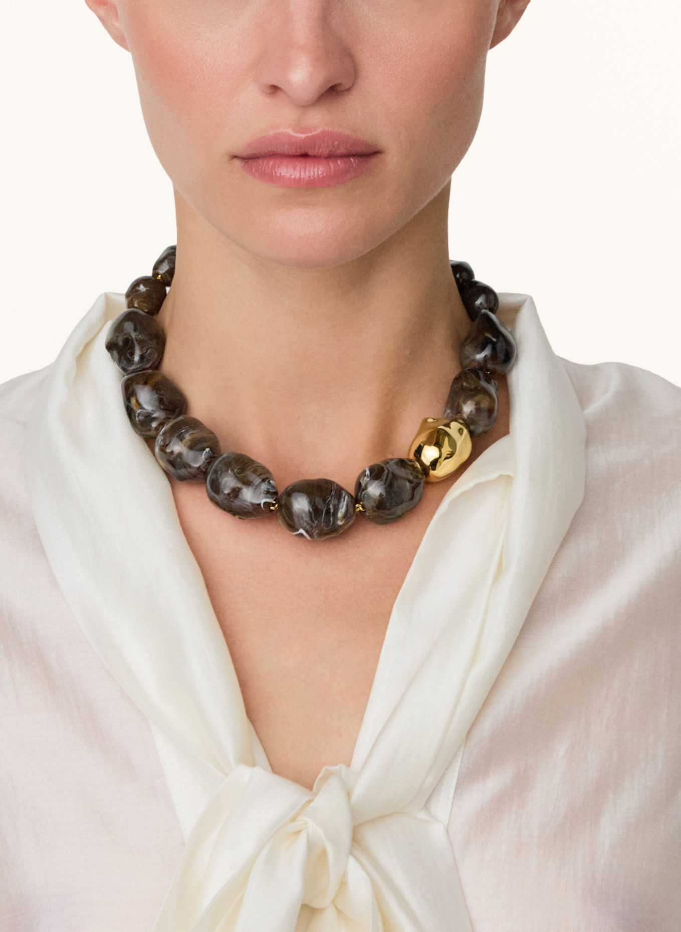 VANESSA BARONI Collier BIG ORGANIC PEARL: MARRON FONCÉ / OR