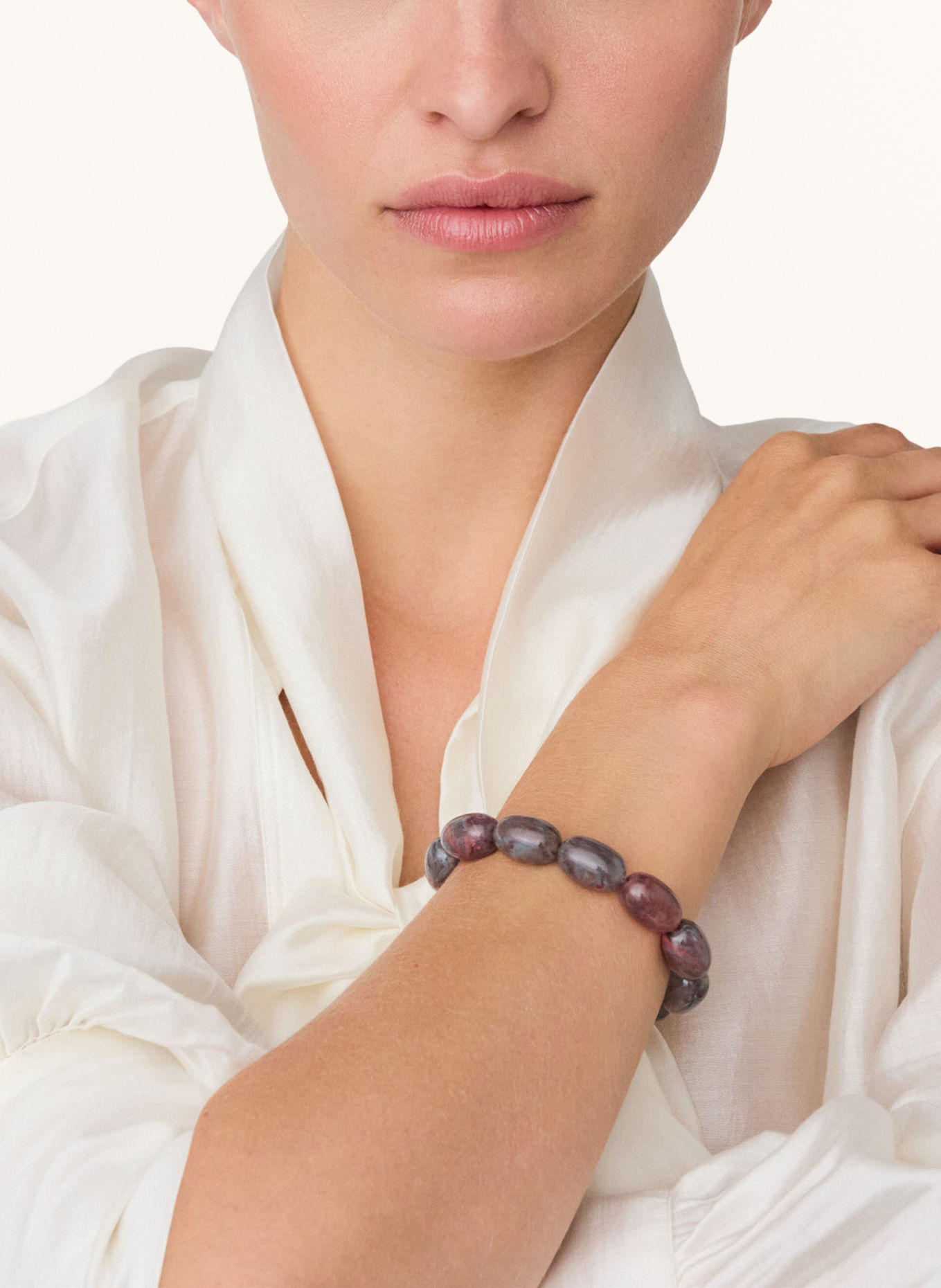 VANESSA BARONI Armbånd OLIVE FLEX: MØRKEGRÅ / GULD / MØRKERØD