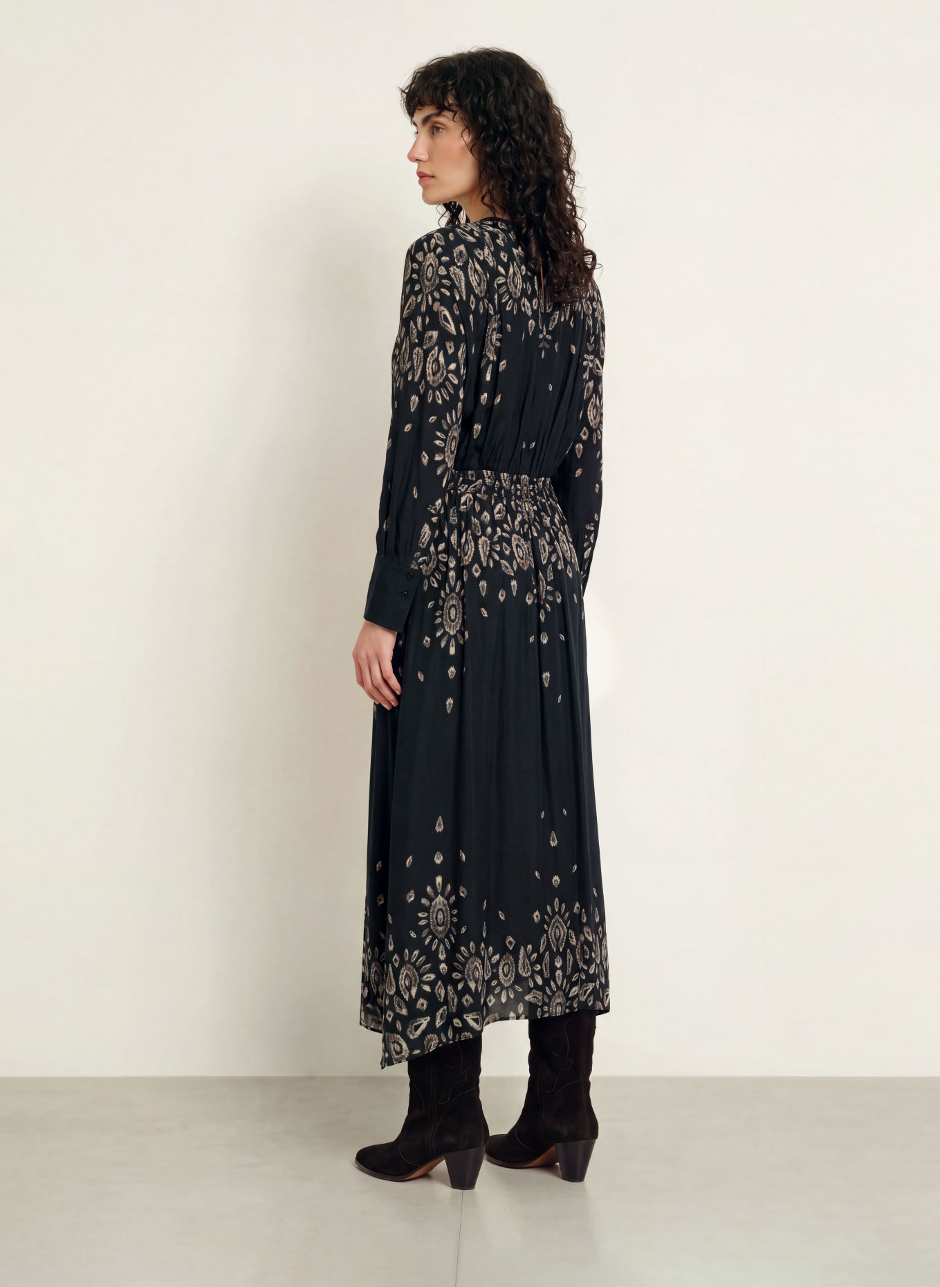 ba&sh Kleid BELLINE: SCHWARZ / BEIGE / KHAKI