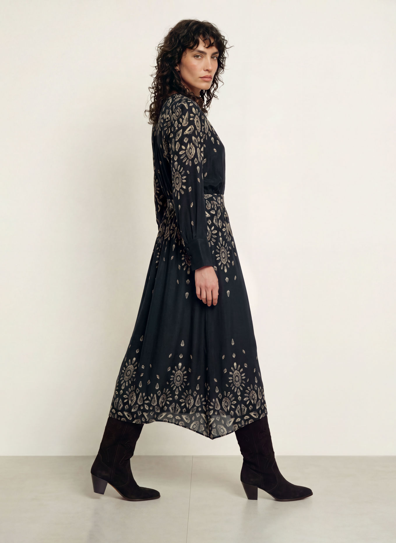 ba&sh Kleid BELLINE: SCHWARZ / BEIGE / KHAKI