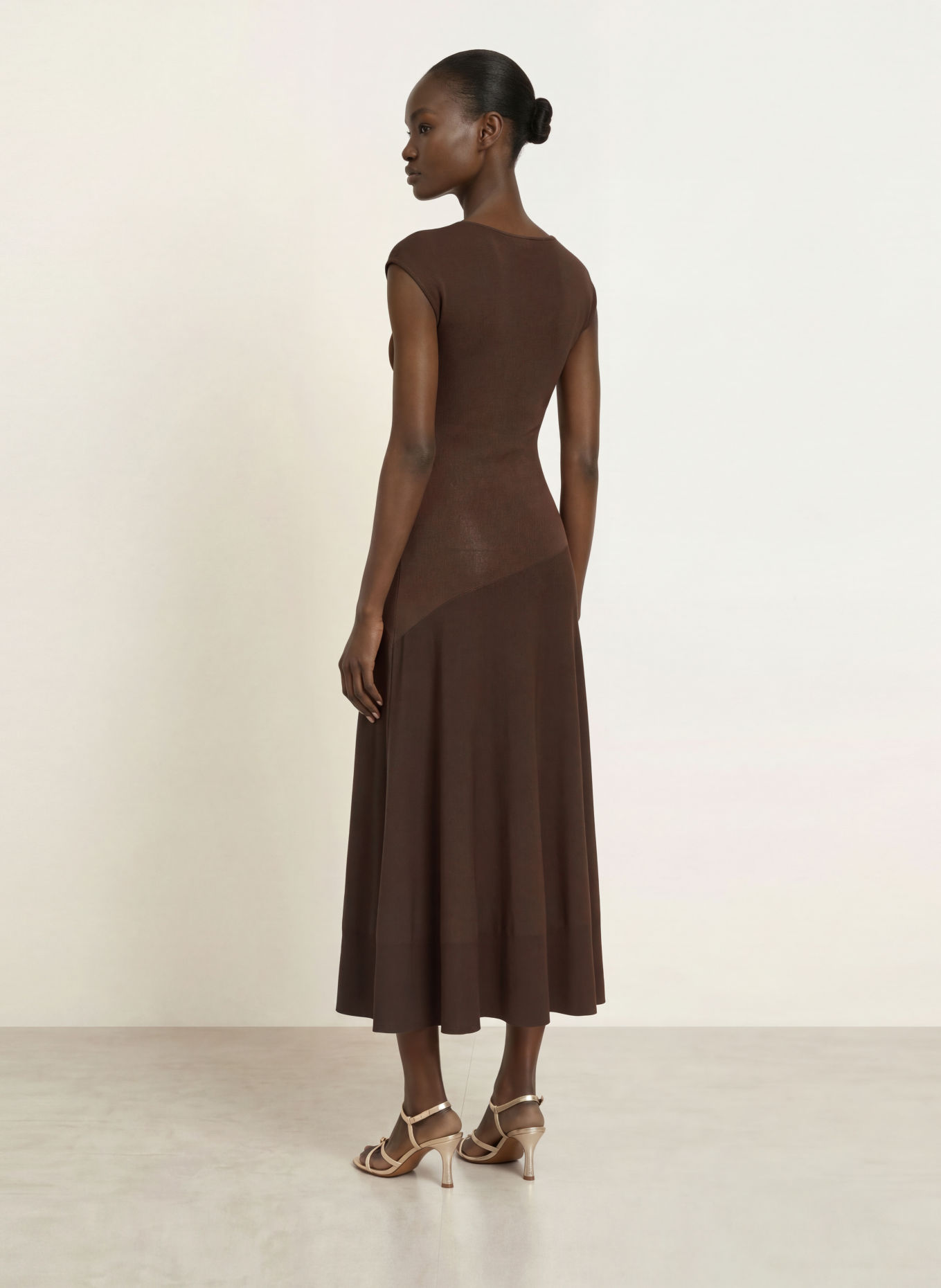 maje Strickkleid: DUNKELBRAUN