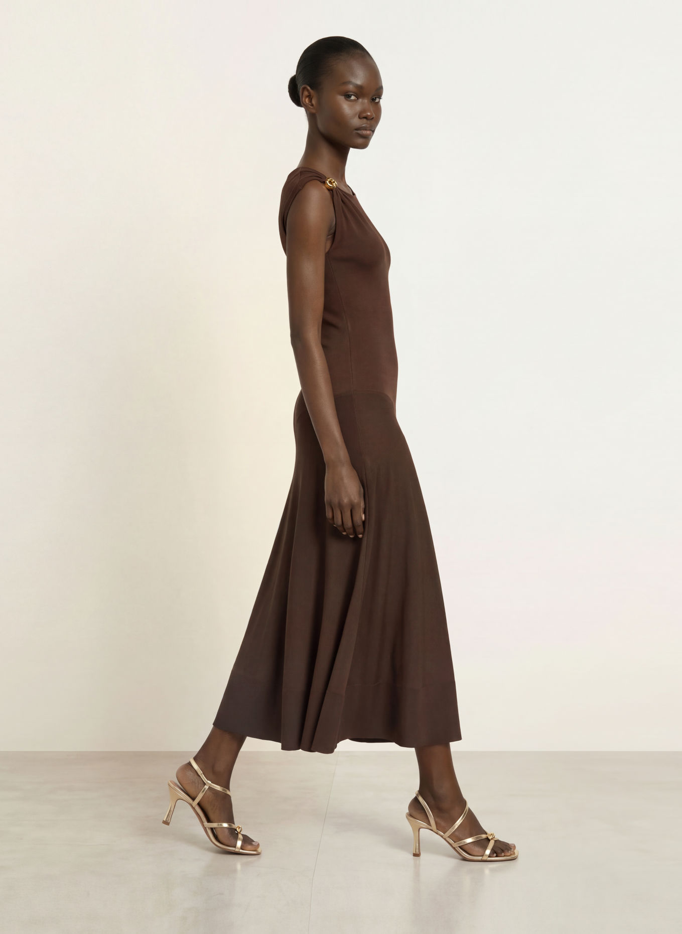 maje Strickkleid: DUNKELBRAUN