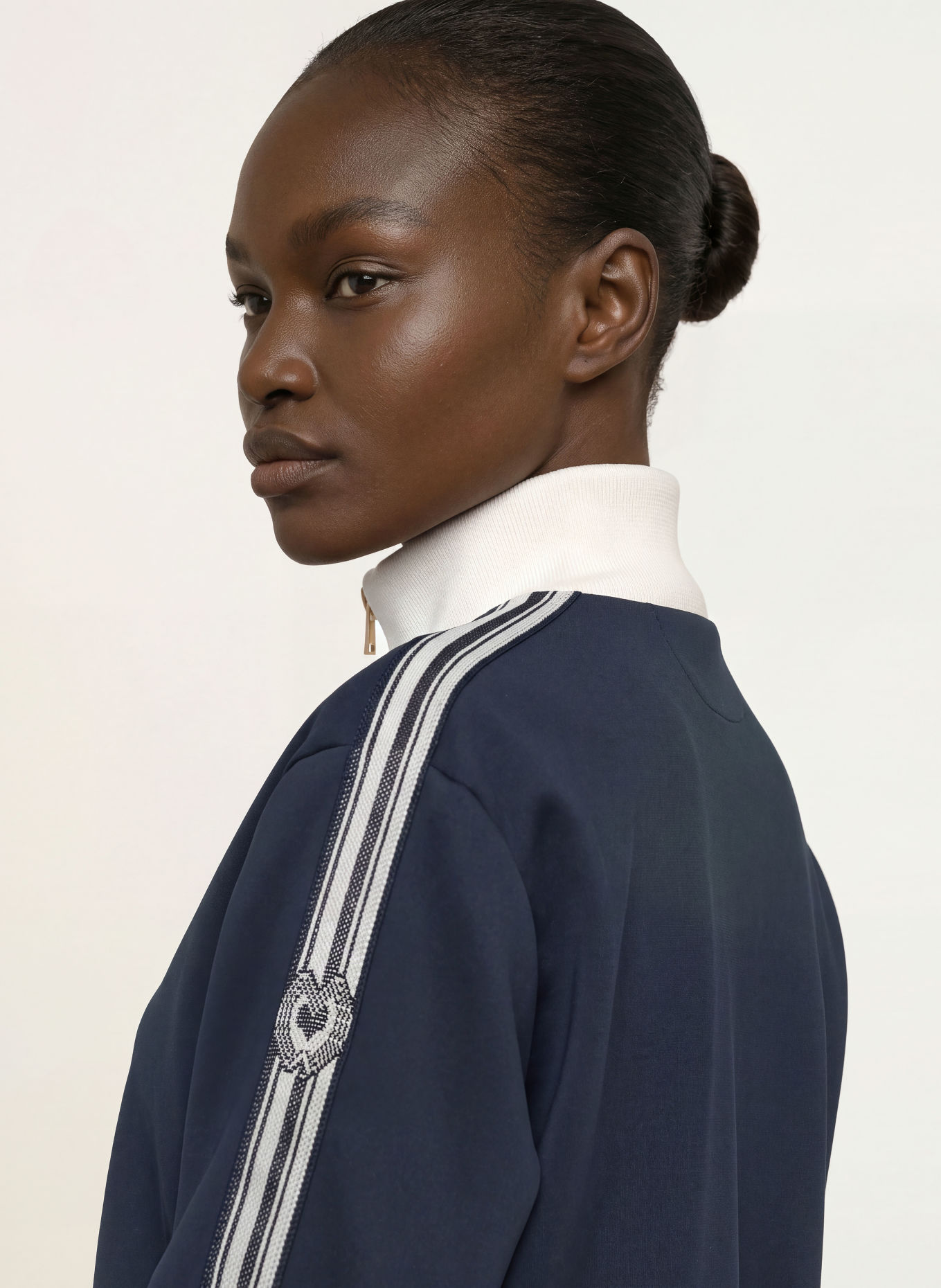 maje Sweatjacke mit Galonstreifen: DUNKELBLAU / ECRU