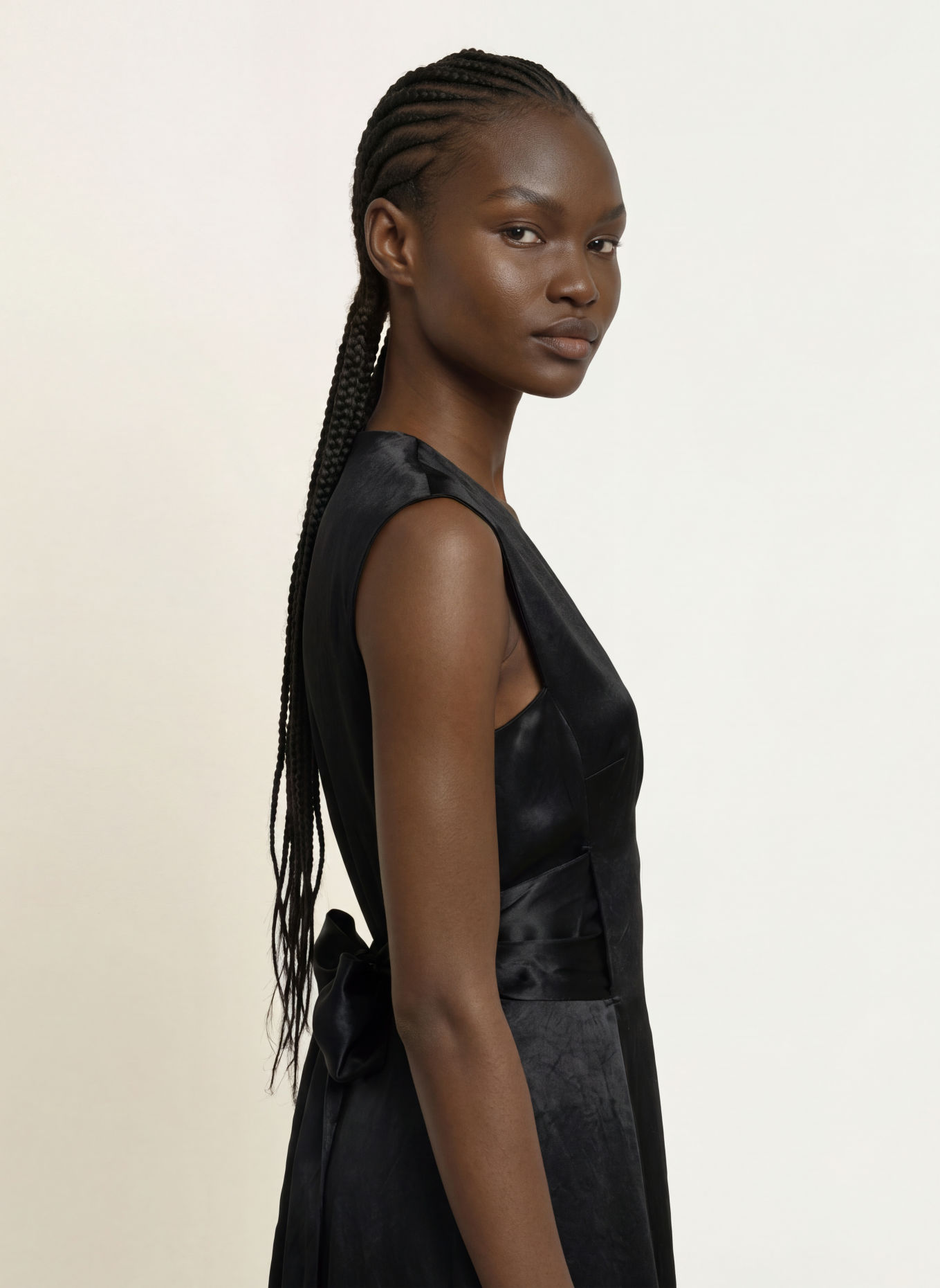ALLSAINTS Robe portefeuille JEANNE en satin: NOIR