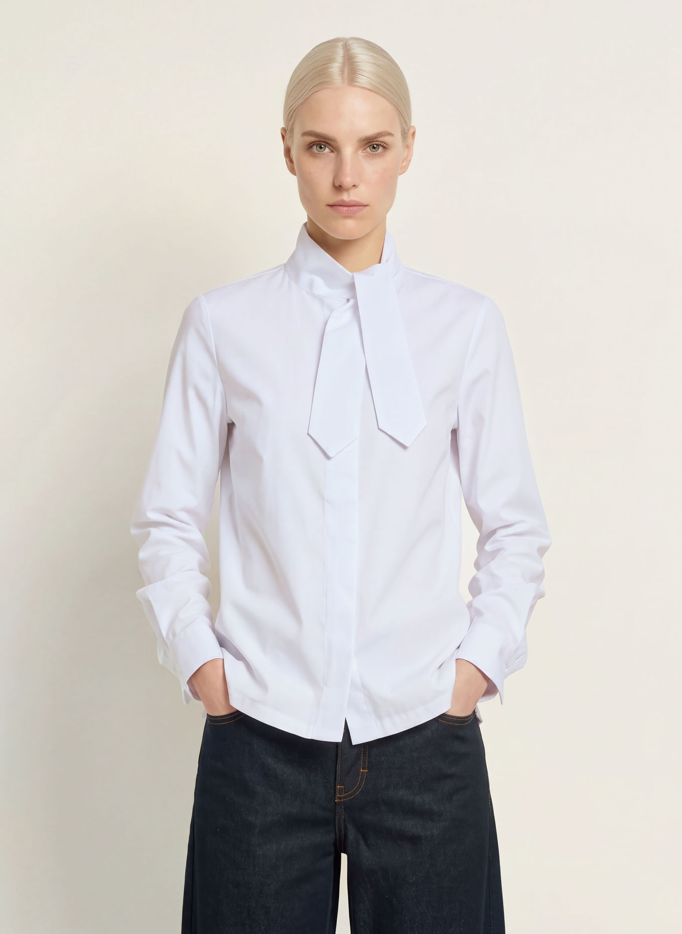 wallmann Schluppenbluse: WEISS