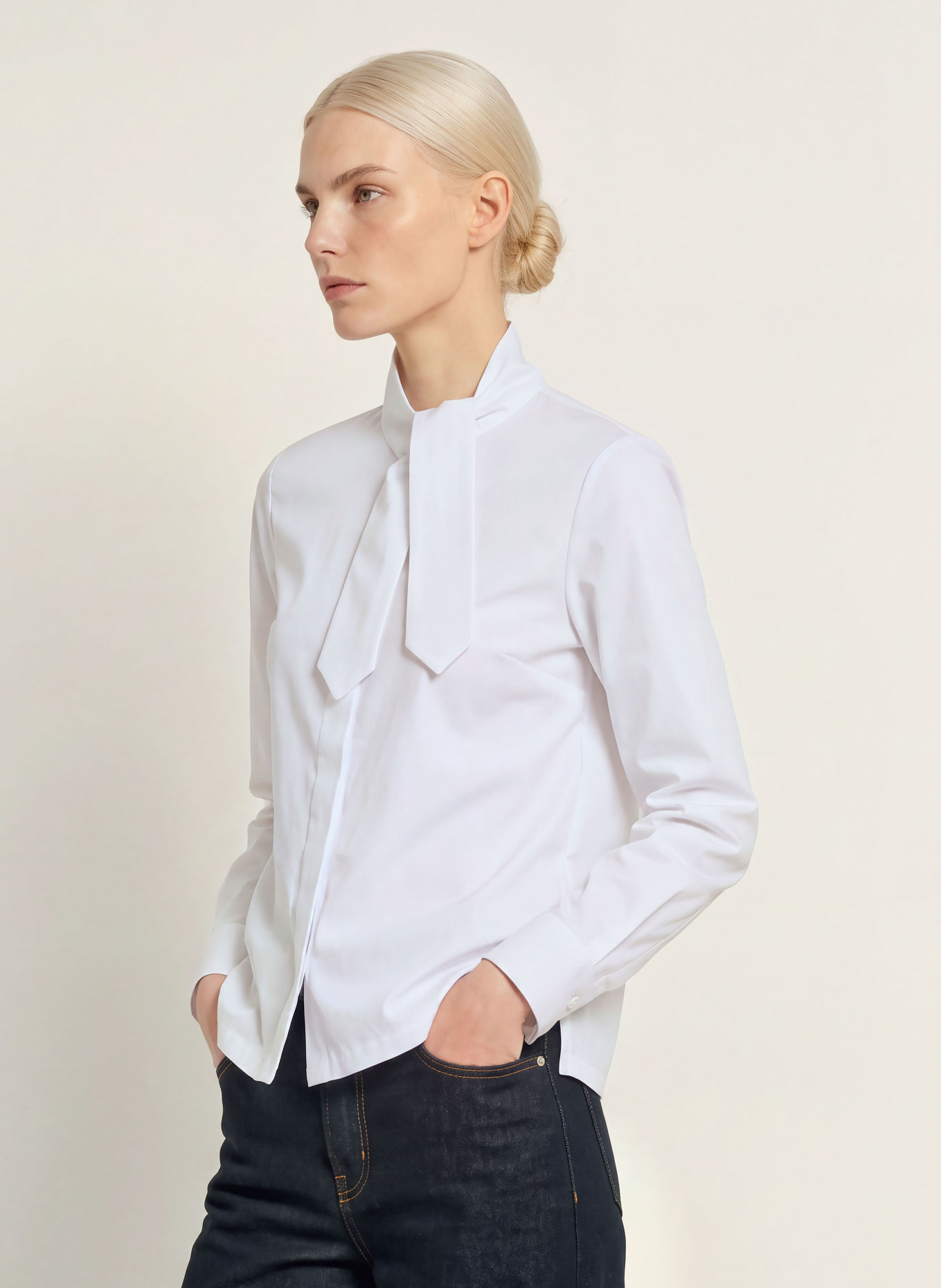 wallmann Schluppenbluse: WEISS