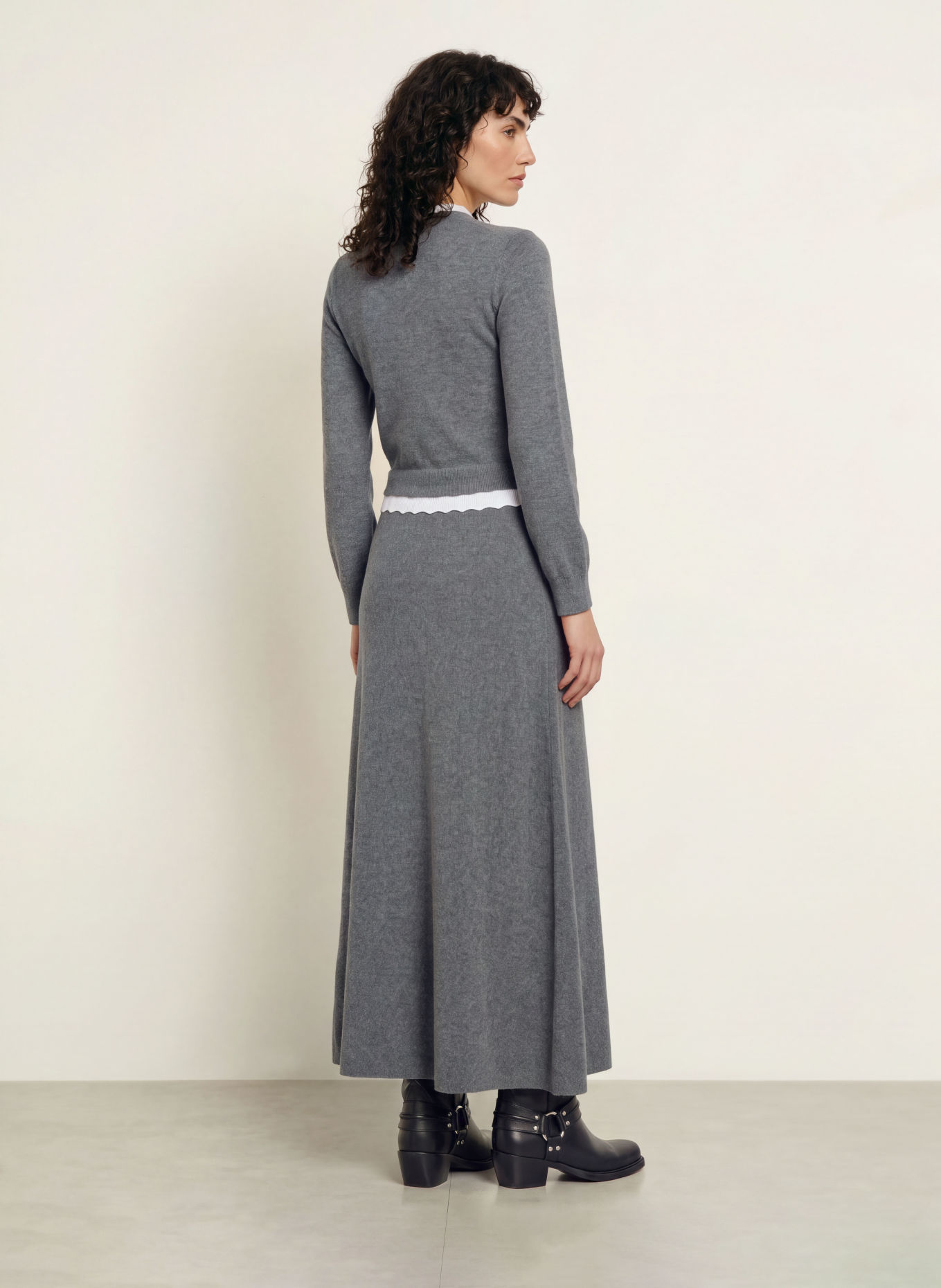SANDRO Strickkleid: GRAU / ECRU
