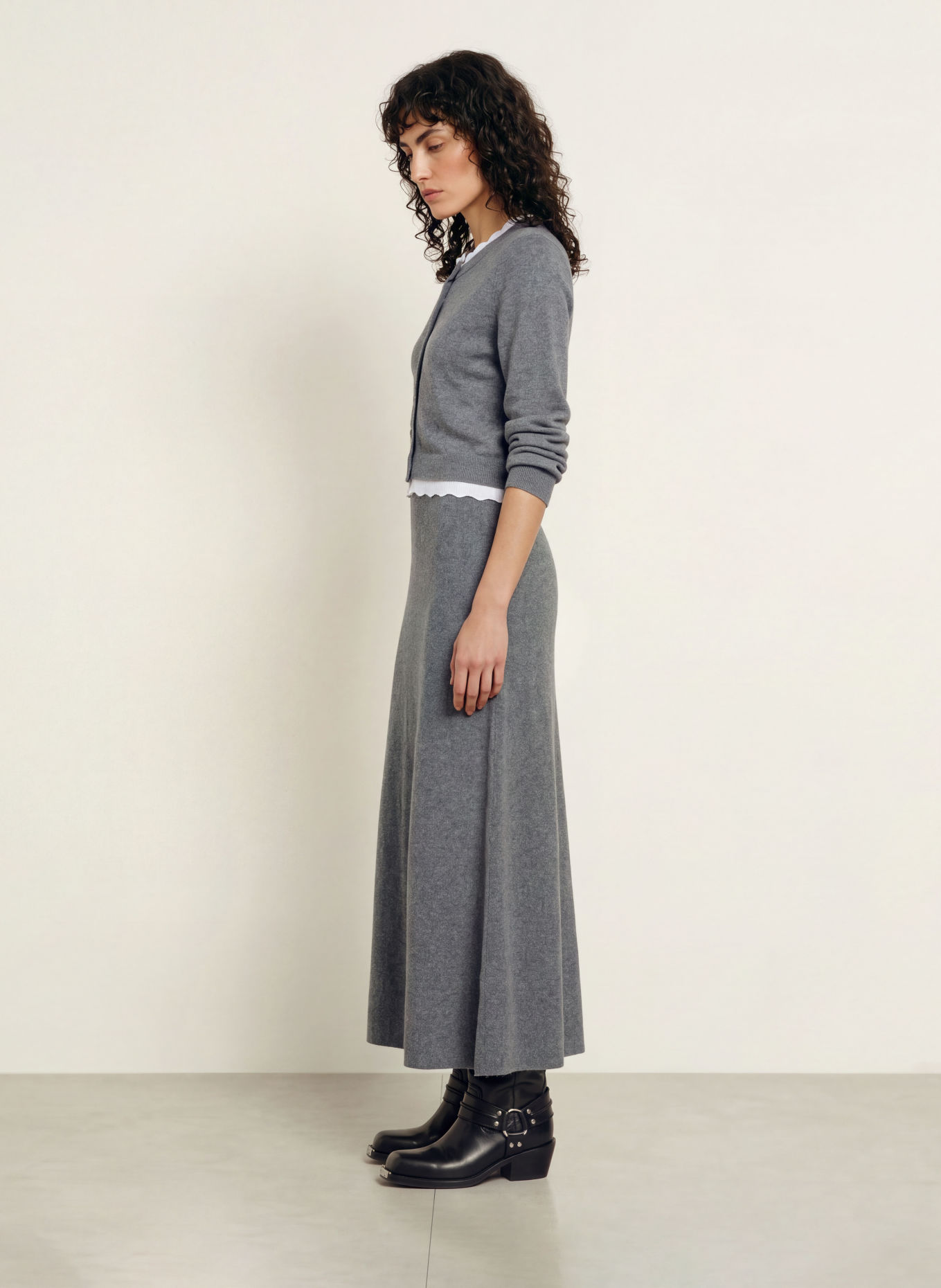 SANDRO Strickkleid: GRAU / ECRU