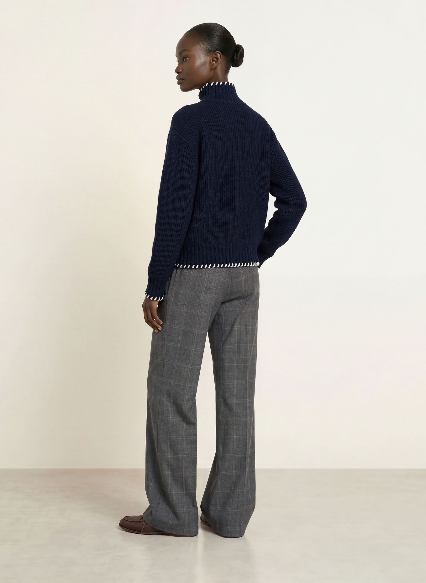 SANDRO Pullover: DUNKELBLAU / ECRU