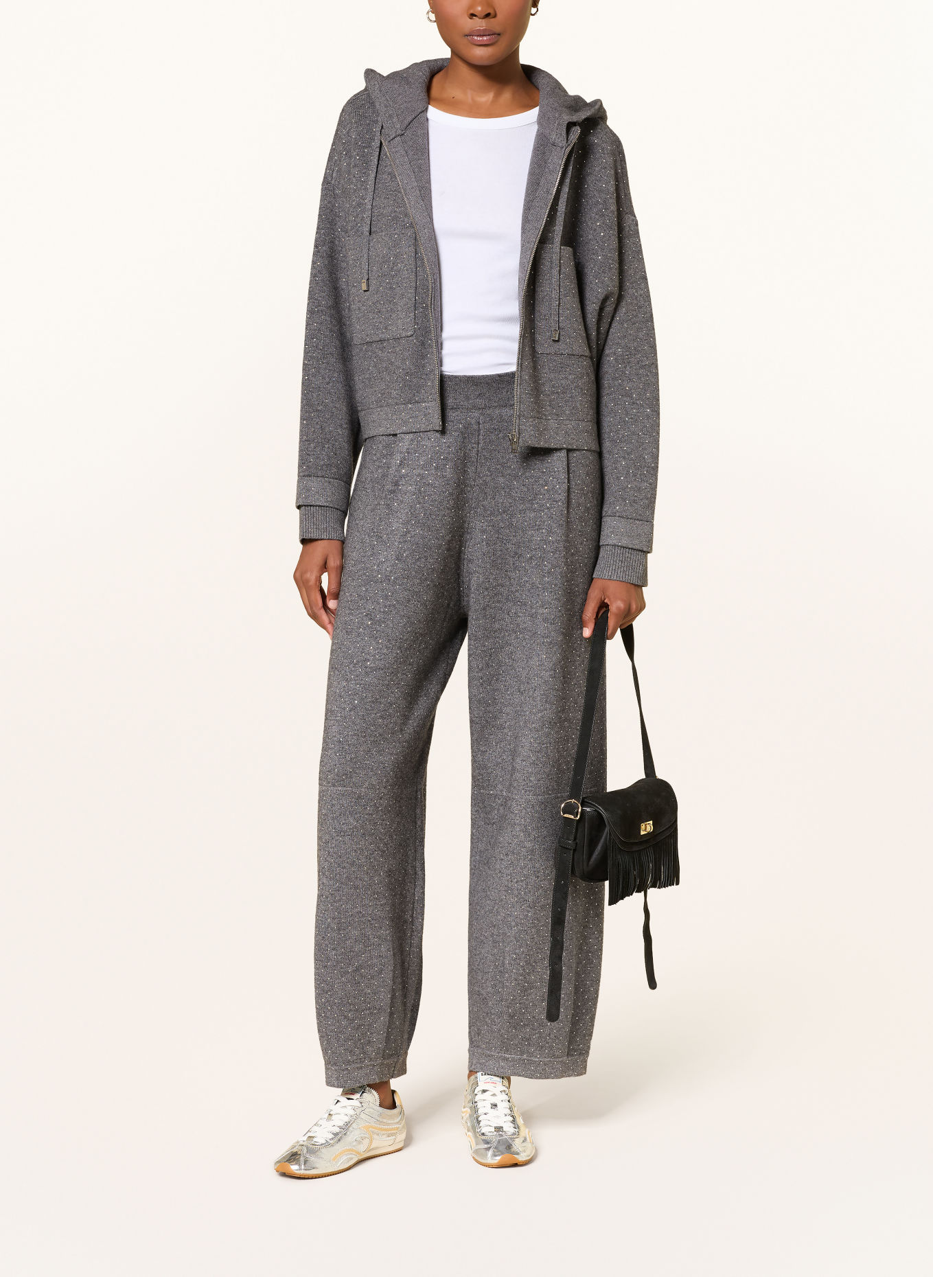 SANDRO Strickjacke mit Schmucksteinen: GRAU