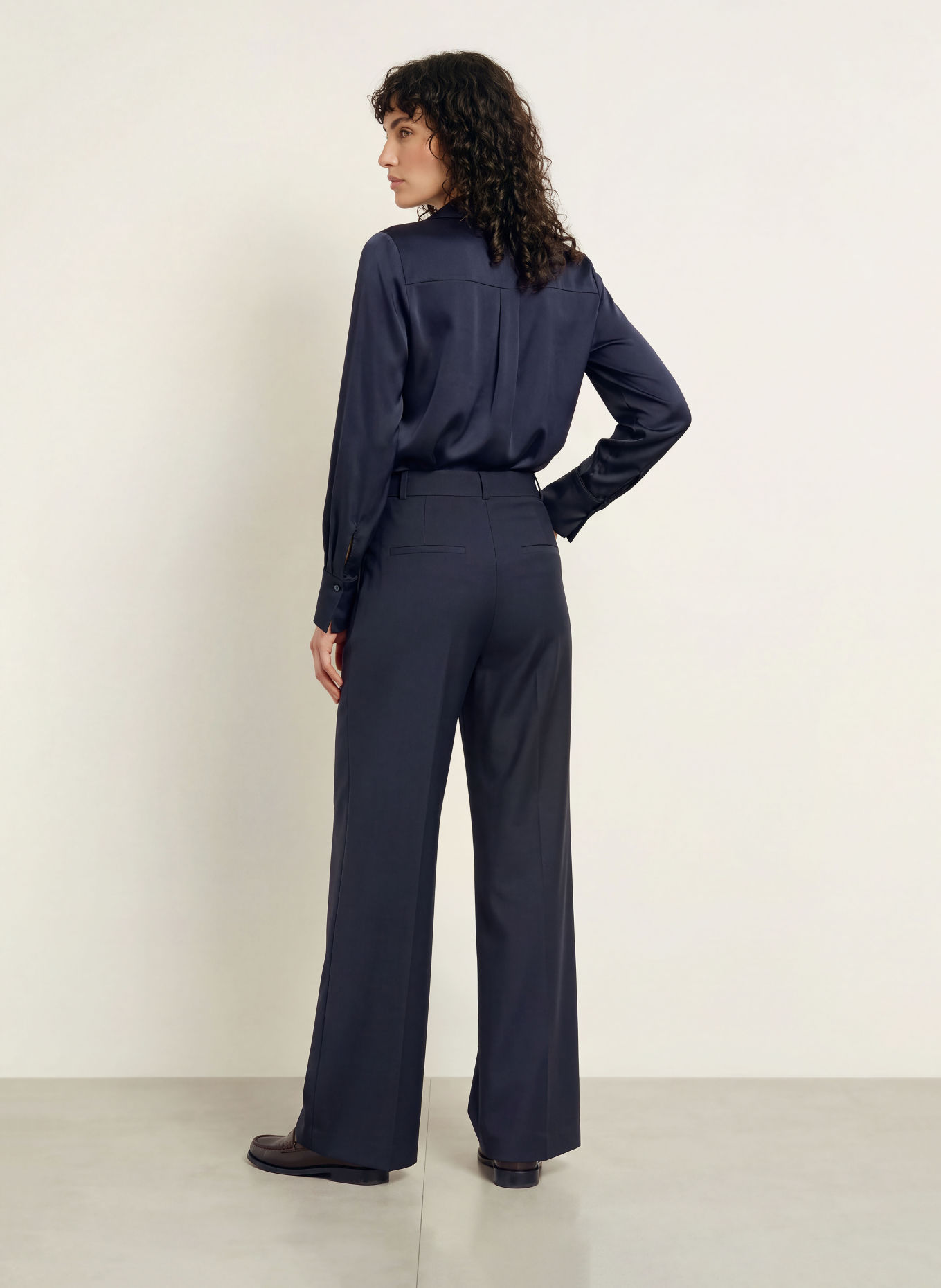 CLAUDIE PIERLOT Blusenshirt aus Satin: DUNKELBLAU