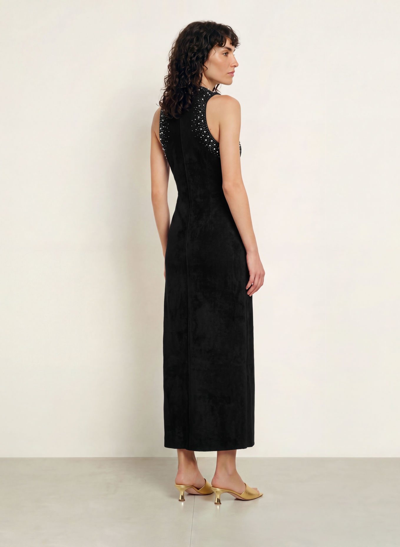 SANDRO Strickkleid mit Schmucksteinen: SCHWARZ