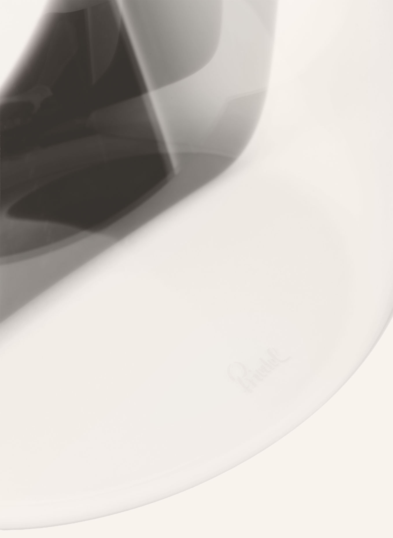 RIEDEL Dekanter CORNETTO: WEISS / SCHWARZ