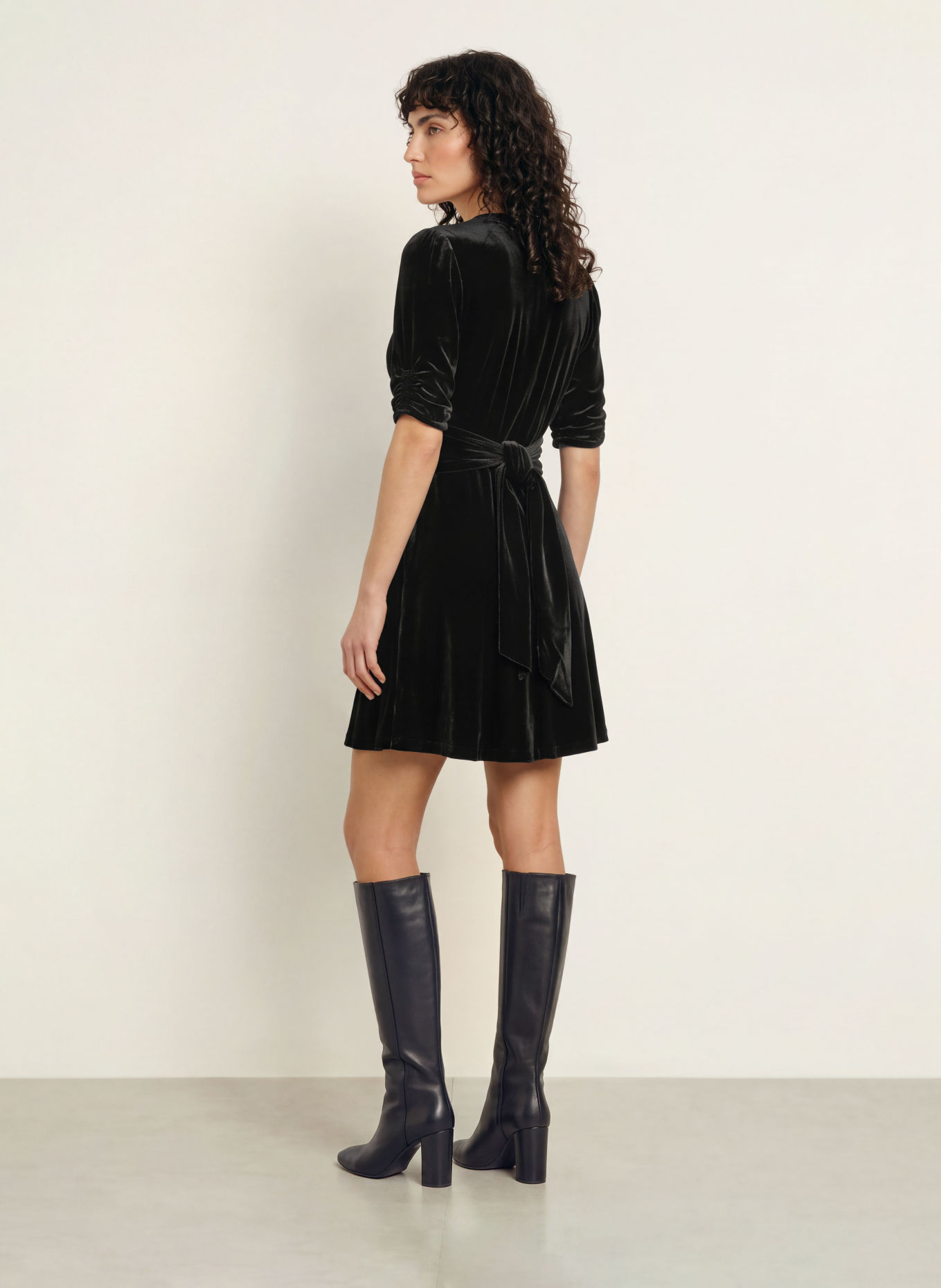 ALLSAINTS Samtkleid ENA: SCHWARZ