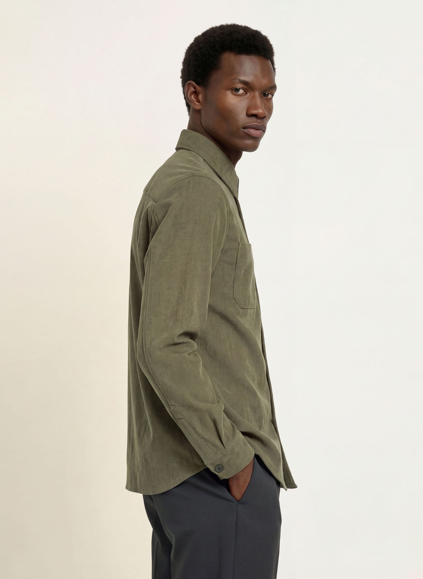 REISS Surchemise en velours côtelé TOWNIE: KAKI