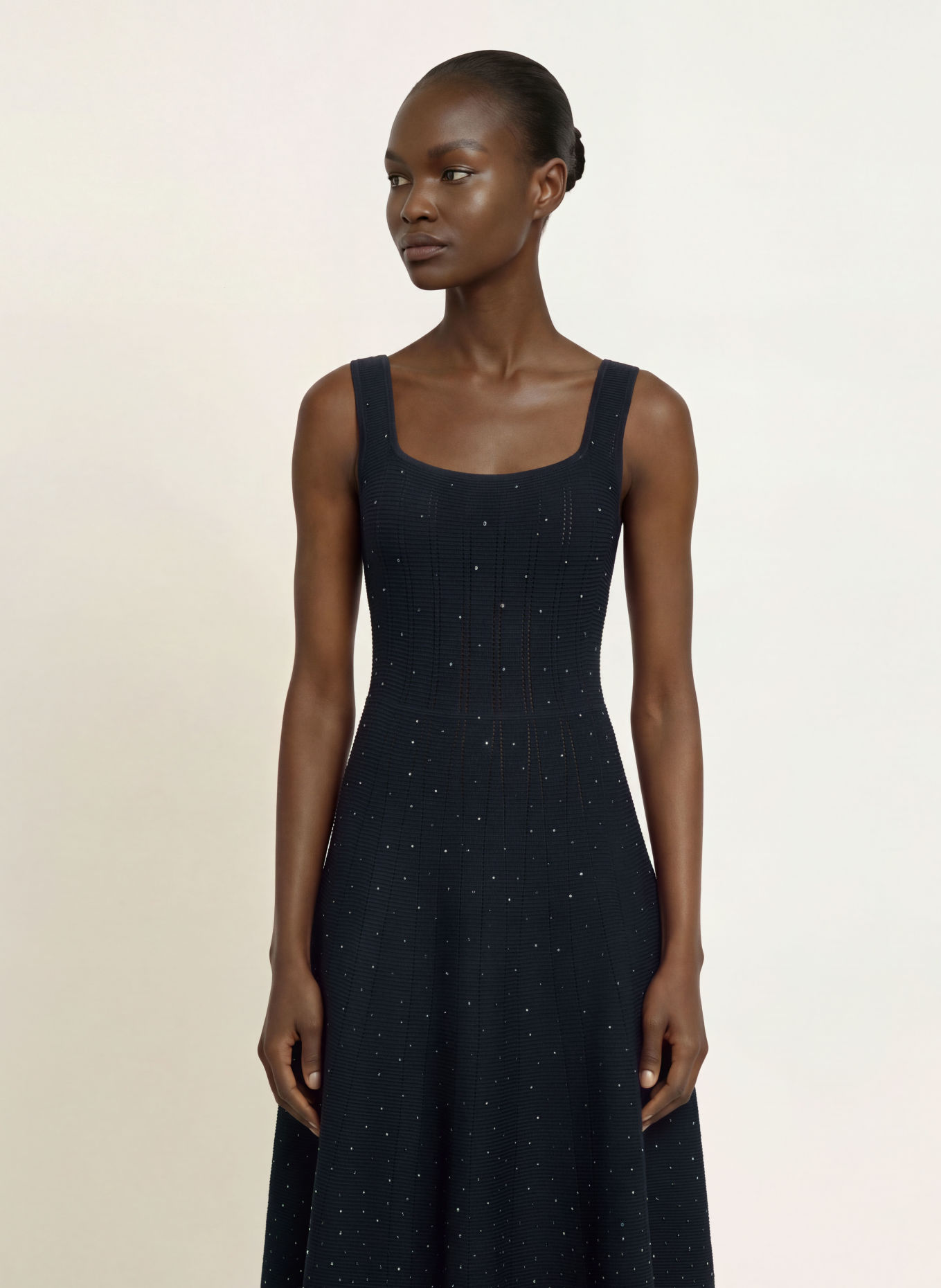 maje Strickkleid mit Schmucksteinen: DUNKELBLAU