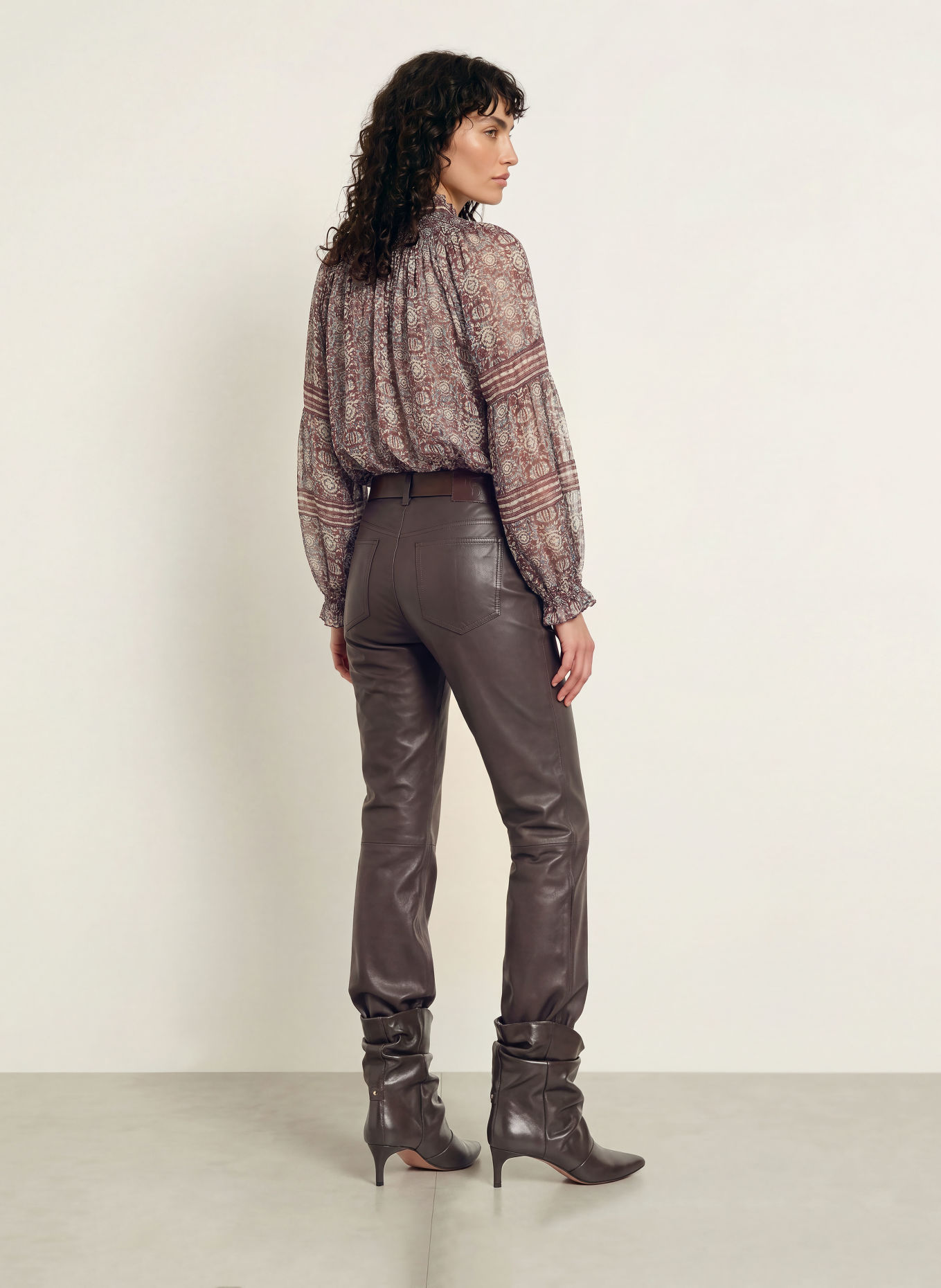 ba&sh Halenka DENNA s volánky: TMAVĚ ČERVENÁ / KRÉMOVÁ / ČERNOŠEDÁ