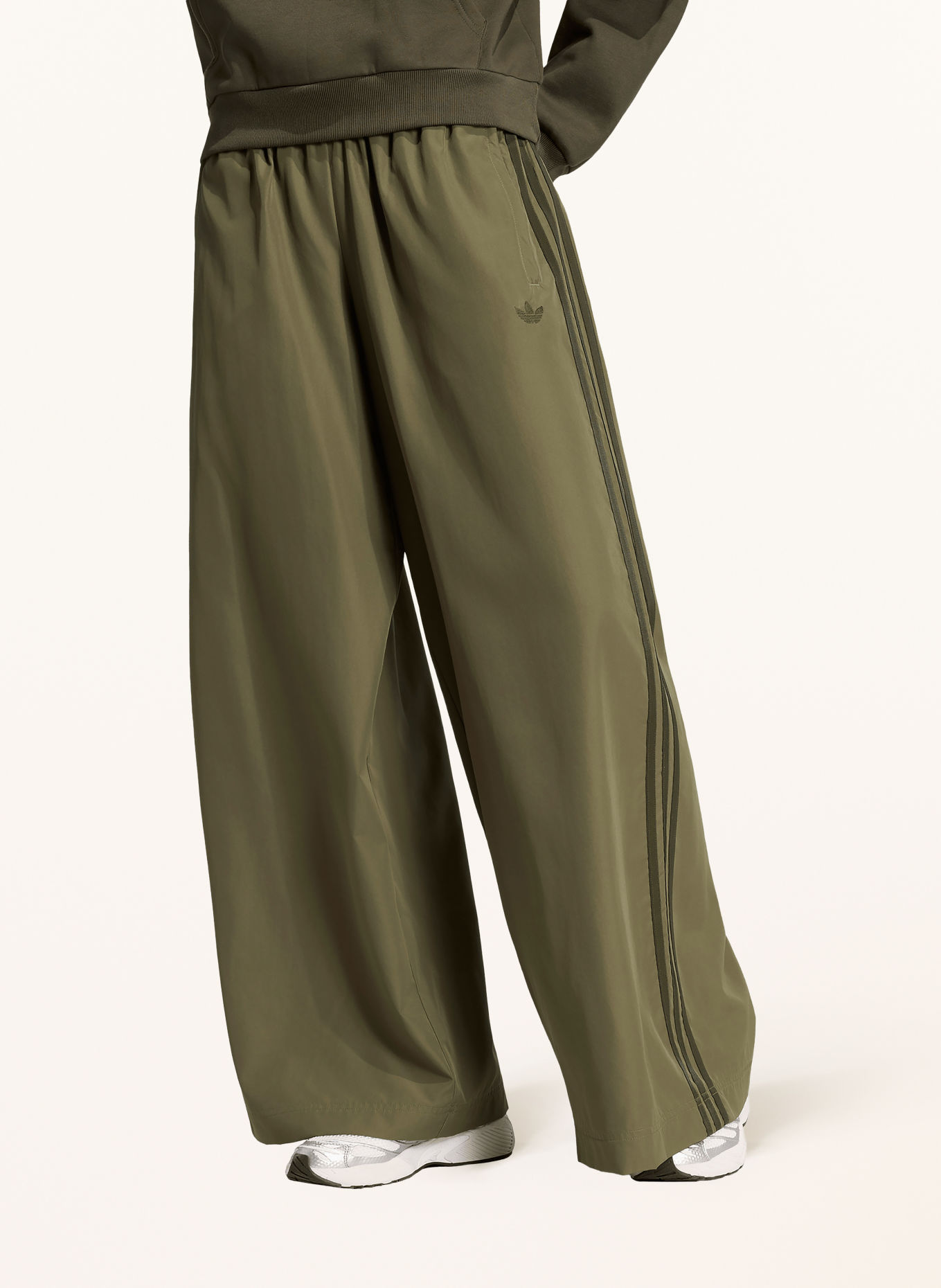adidas Originals Pantalon en molleton FIREBIRD: OLIVE
