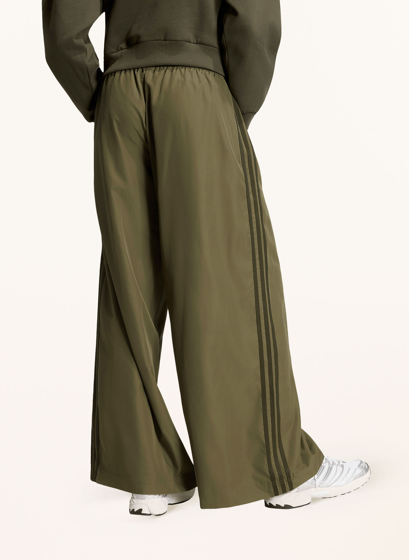 adidas Originals Pantalon en molleton FIREBIRD: OLIVE