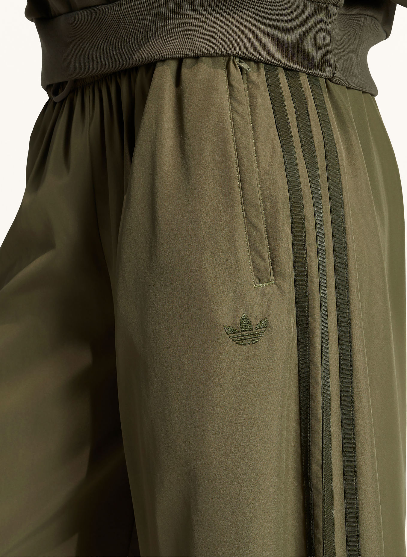 adidas Originals Pantalon en molleton FIREBIRD: OLIVE