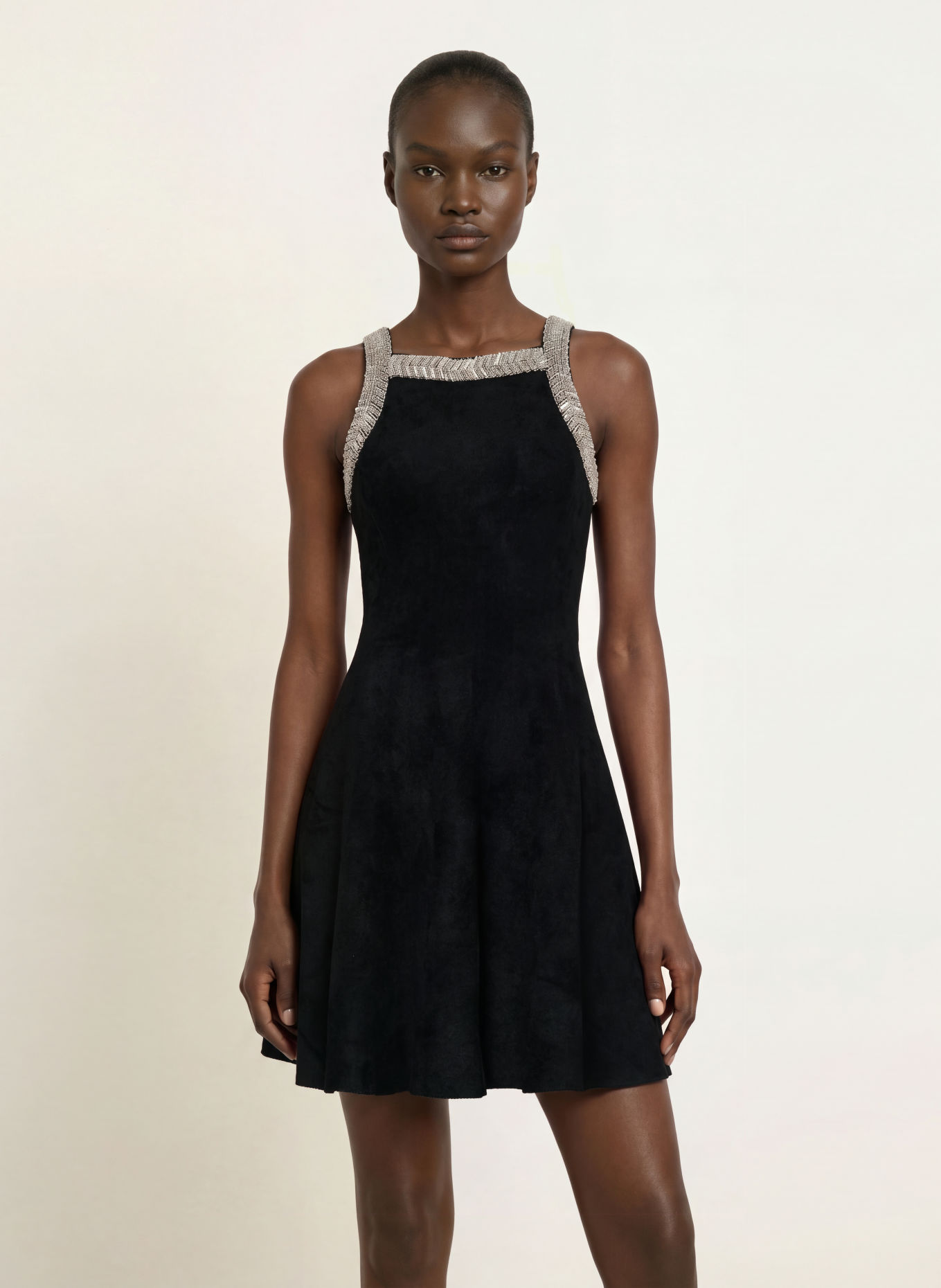 CLAUDIE PIERLOT Strickkleid mit Schmucksteinen: SCHWARZ