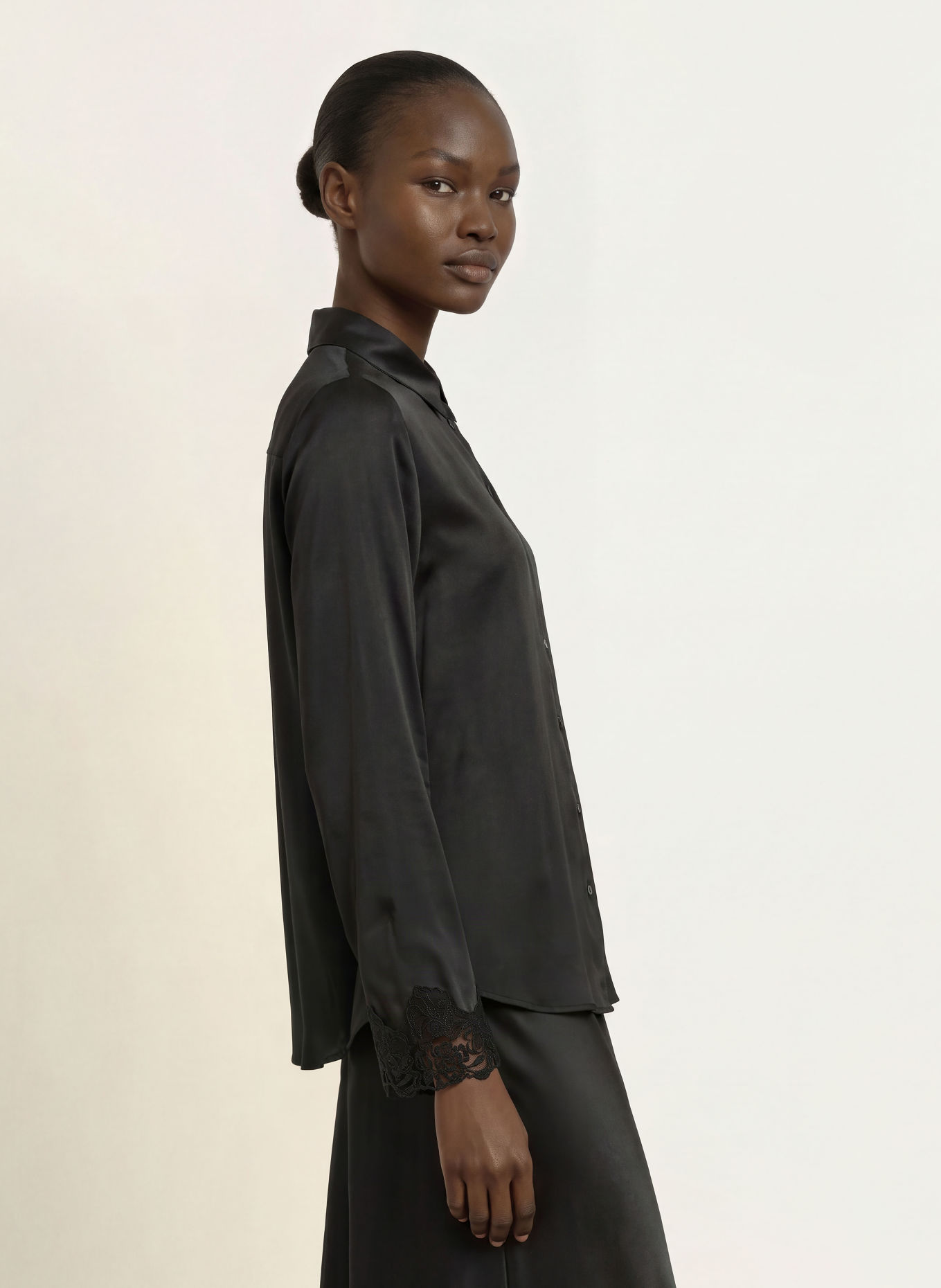 rosemunde Chemisier SABRINA en satin avec dentelle: NOIR