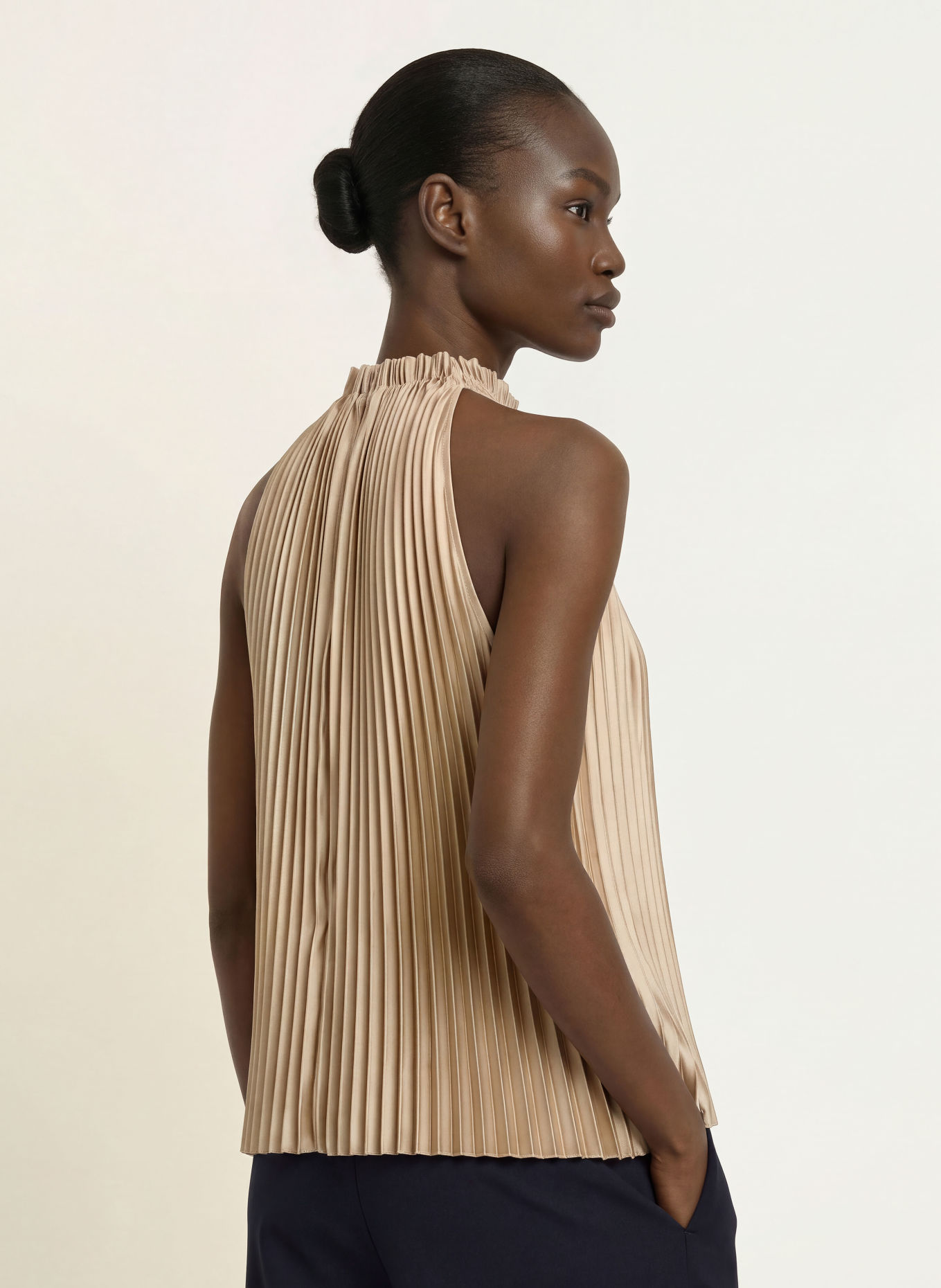 REISS Haut plissé KALI: MARRON CLAIR
