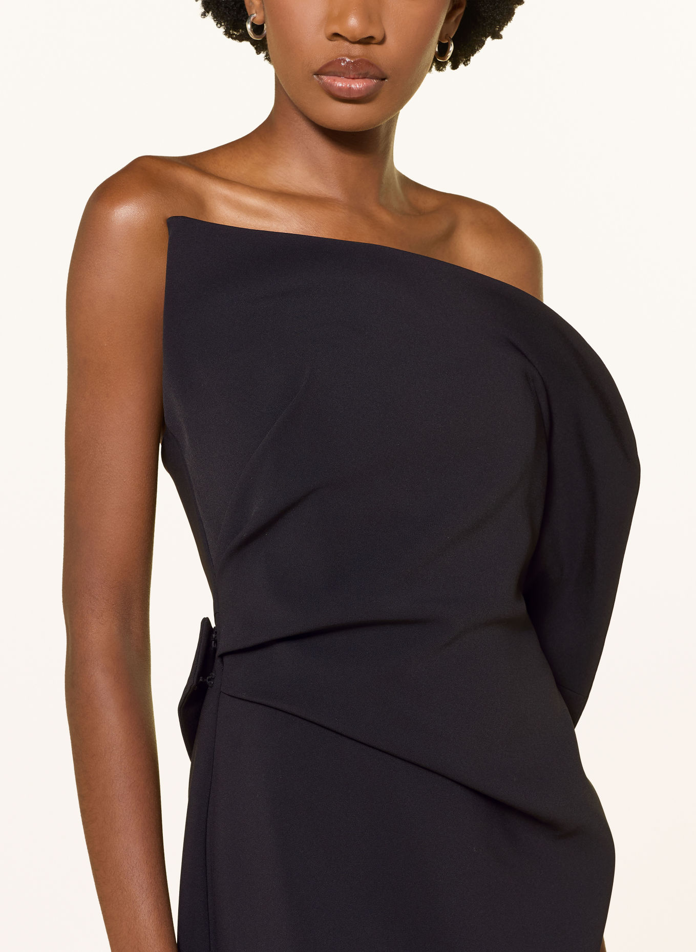 REISS Off-Shoulder-Kleid DASHA mit Volants: SCHWARZ