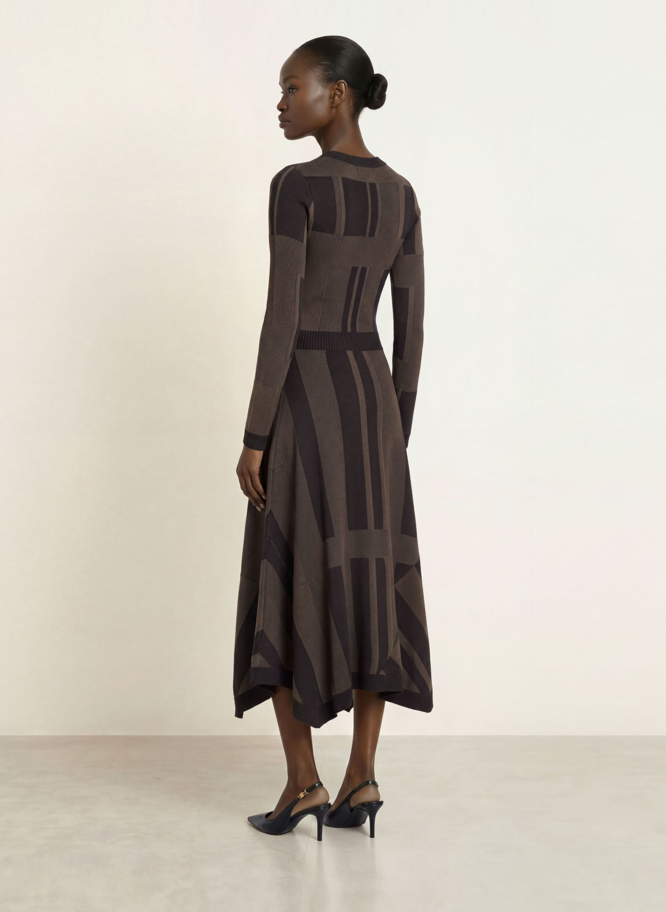REISS Gebreide jurk FELICITY: TAUPE / ZWART