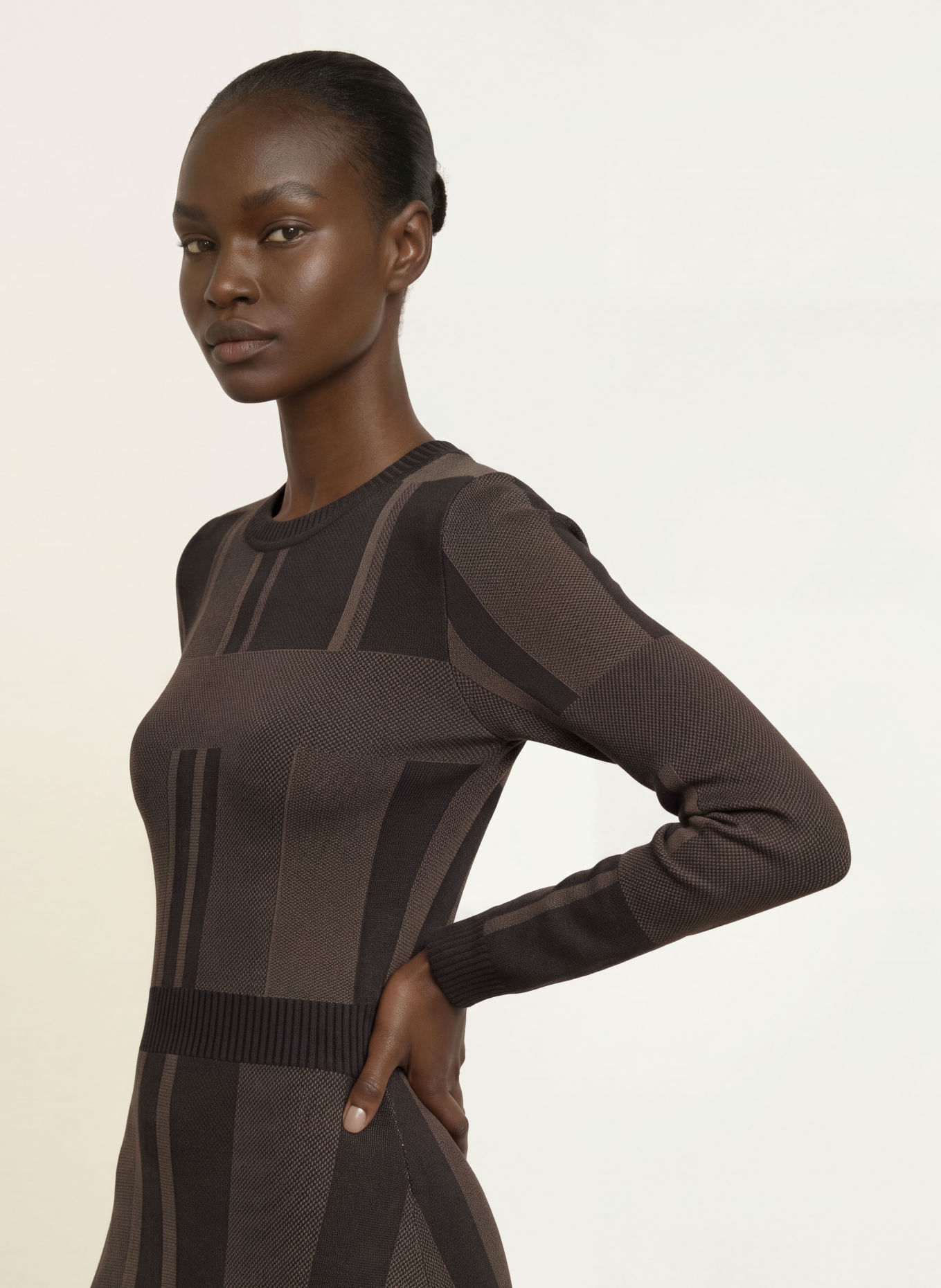 REISS Gebreide jurk FELICITY: TAUPE / ZWART