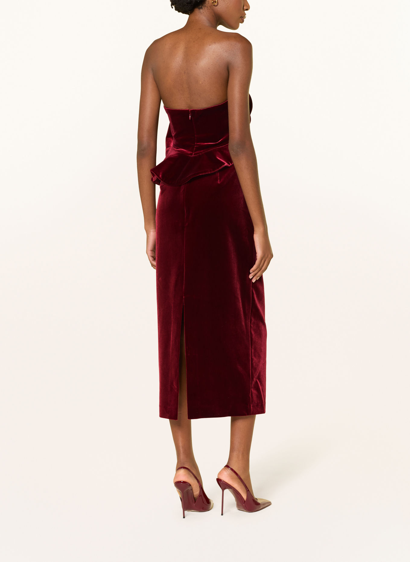 REISS Off-Shoulder-Kleid DASHA aus Samt mit Volants: DUNKELROT