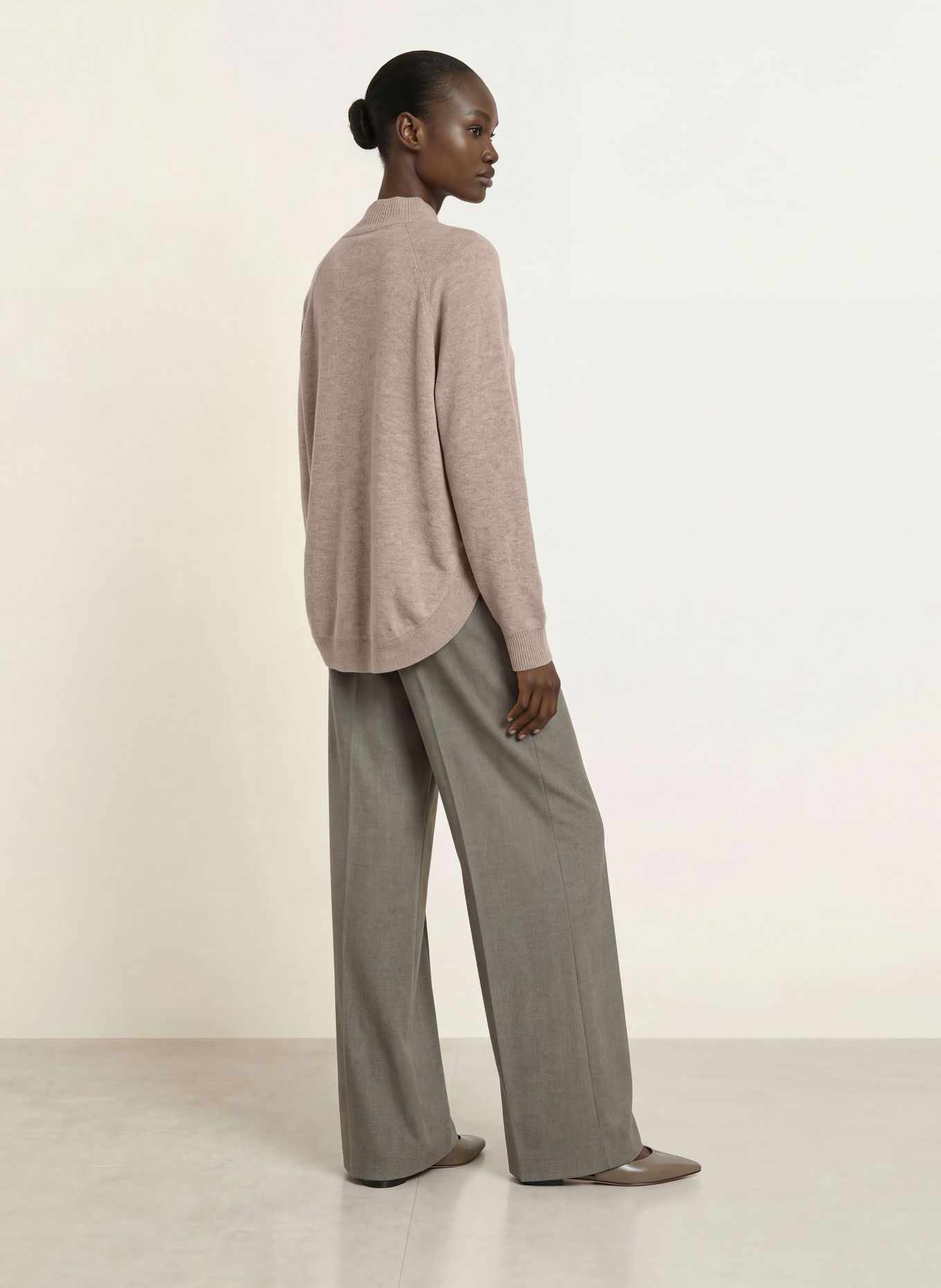 REISS Pull RIVER: BEIGE