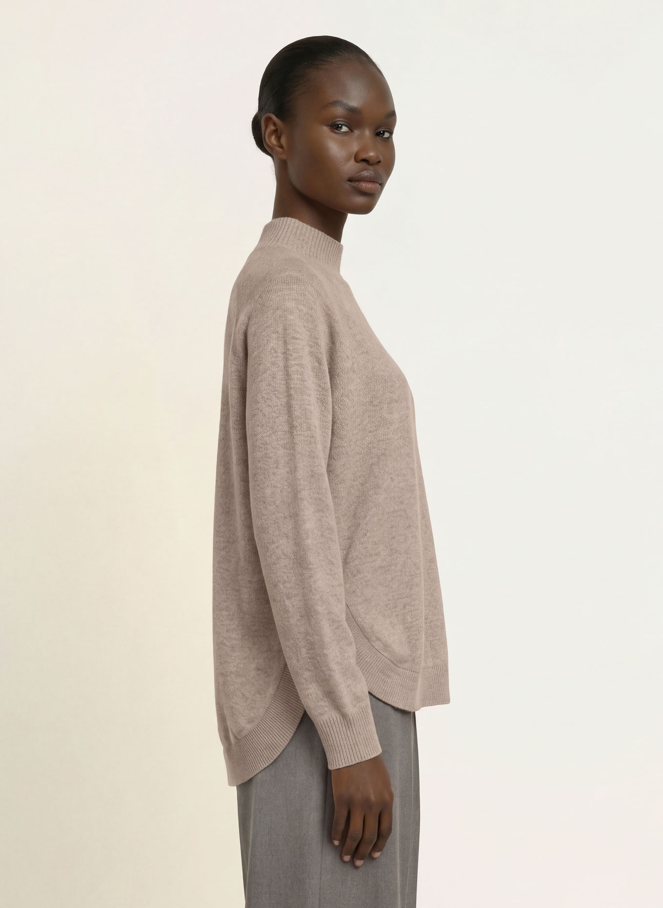 REISS Pull RIVER: BEIGE