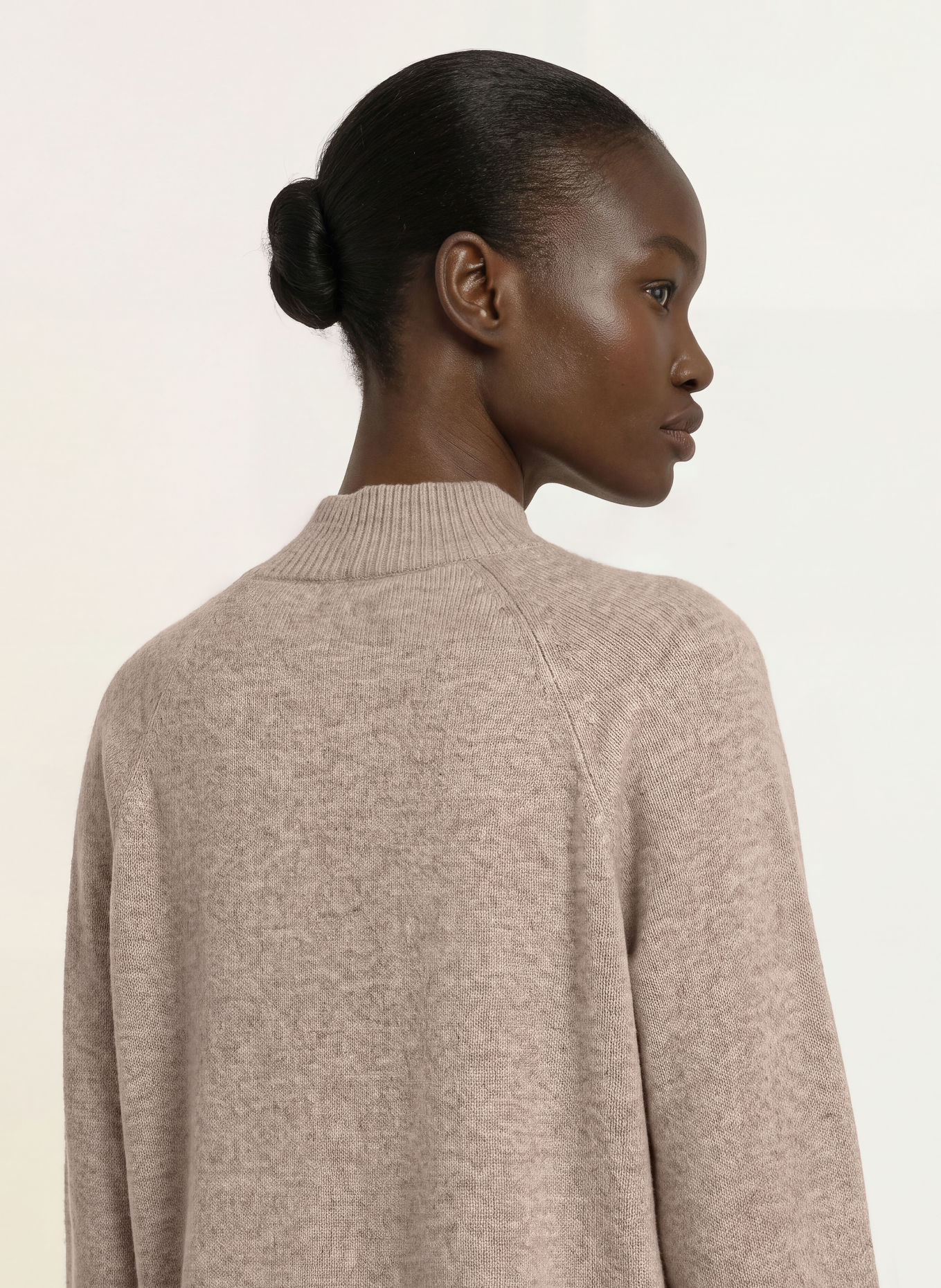 REISS Pull RIVER: BEIGE