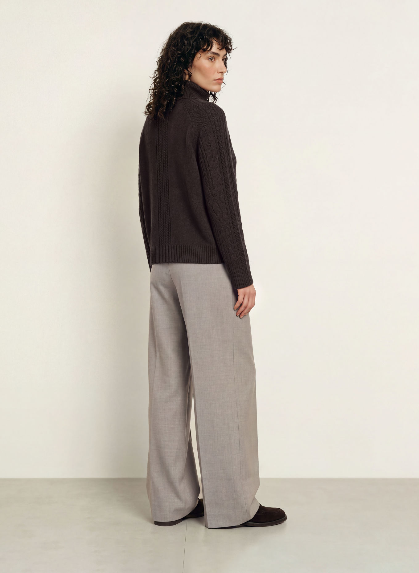 REISS Pull à col roulé BRIELLE: MARRON FONCÉ