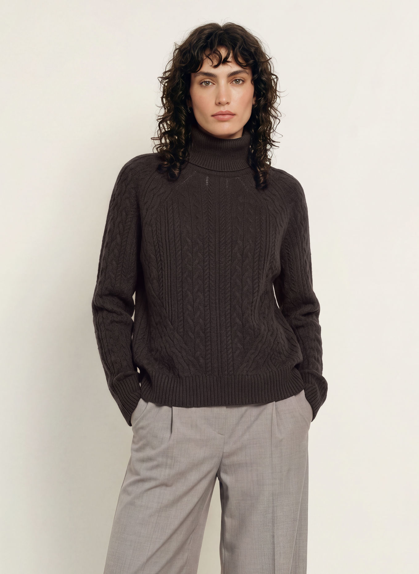 REISS Pull à col roulé BRIELLE: MARRON FONCÉ