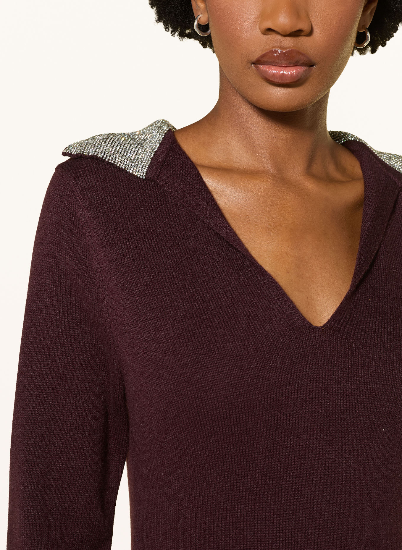 REISS Trui RAVEN met sierstenen: DONKERROOD / WITGOUD