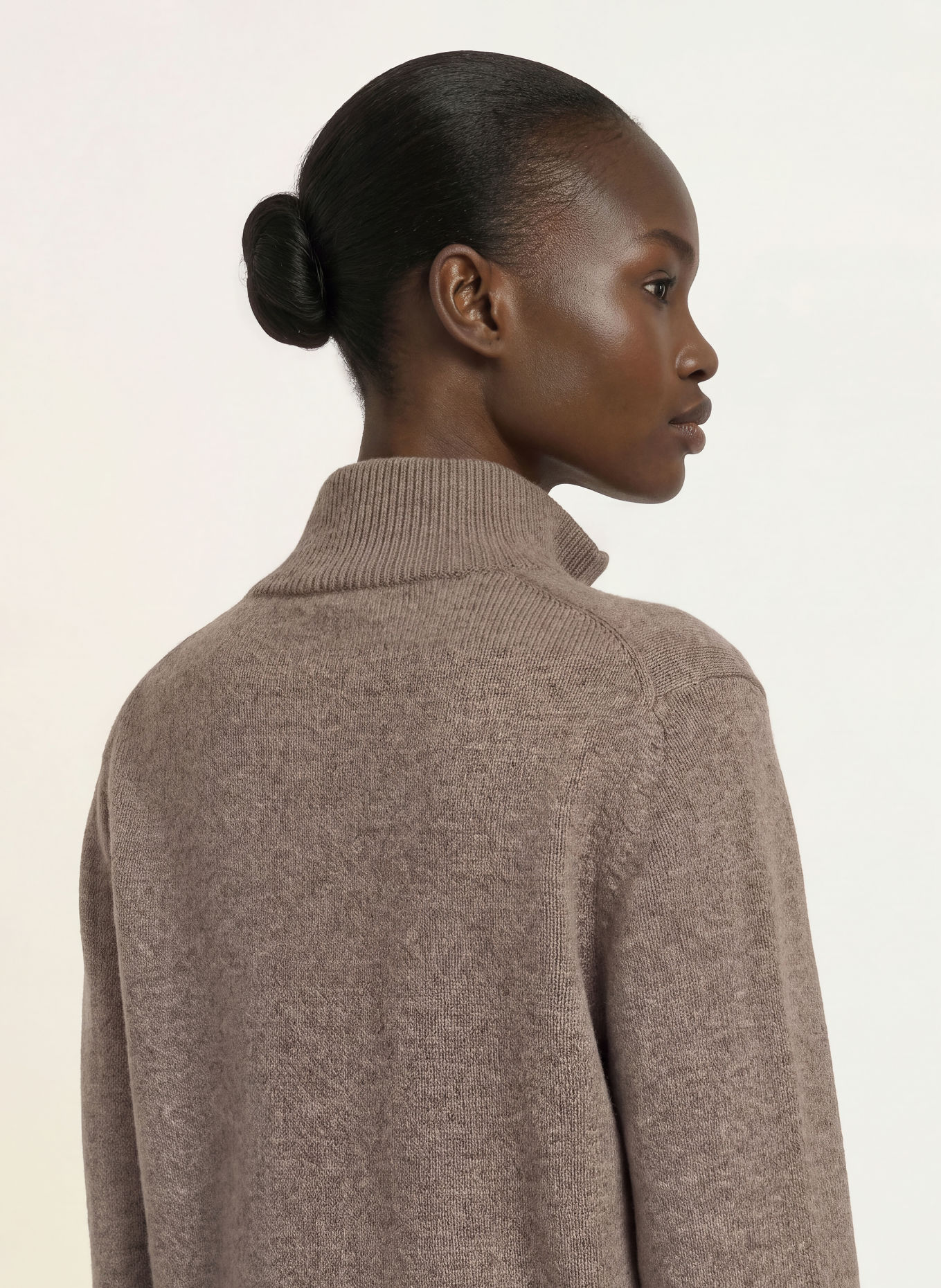 REISS Pull col zippé SAFFRON: MARRON